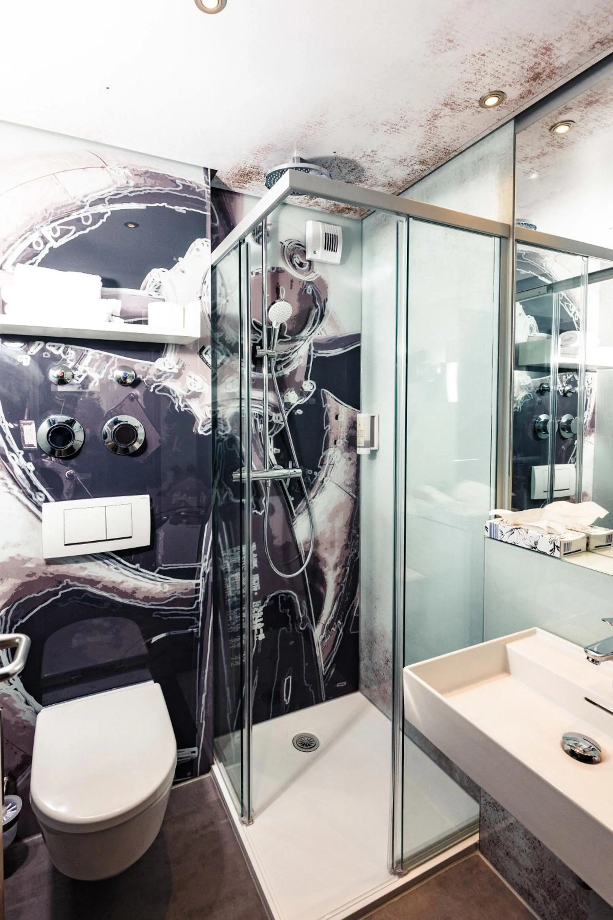 Bathroom in Concorde Hotel am Flugplatz