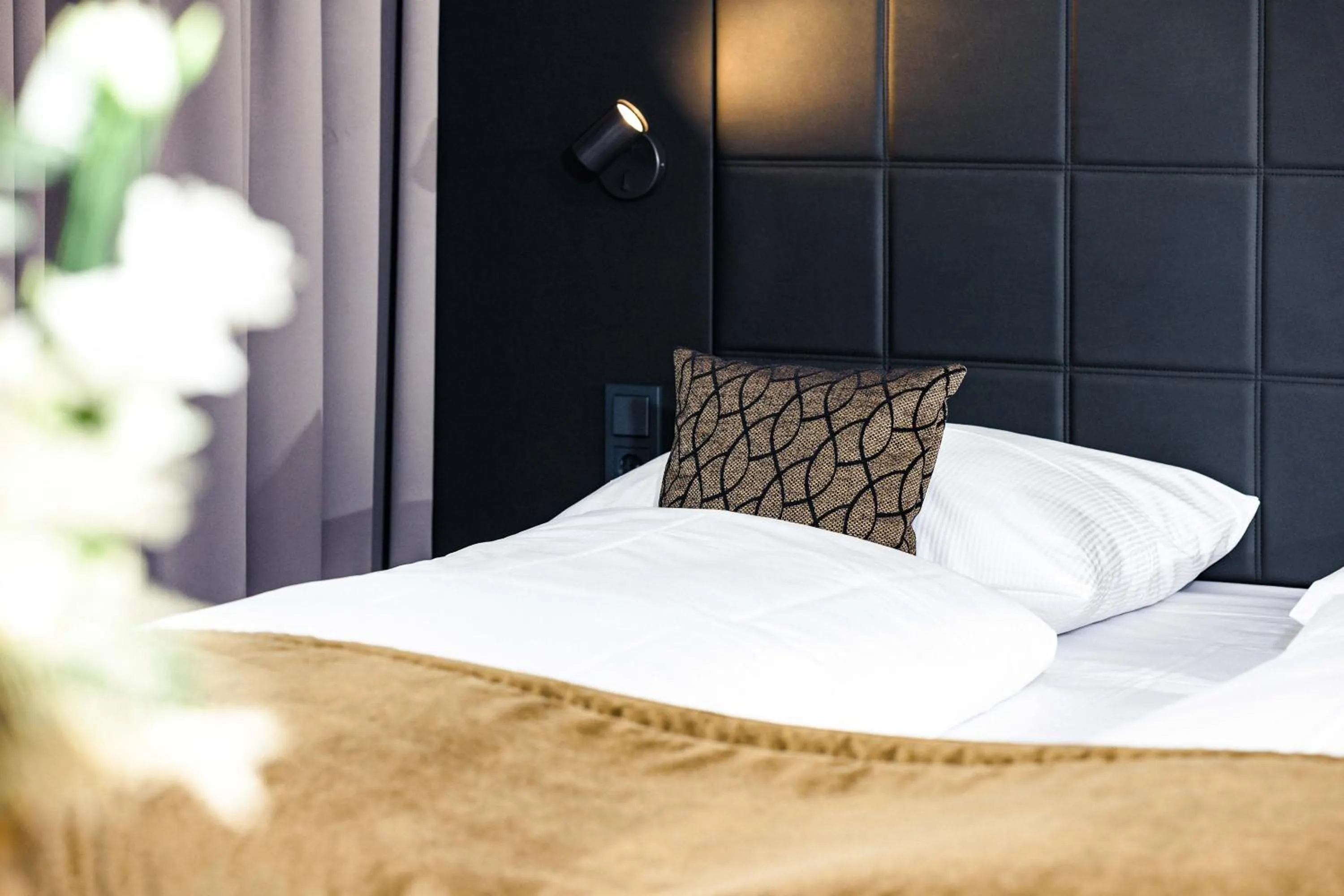 Photo of the whole room, Bed in Concorde Hotel am Flugplatz