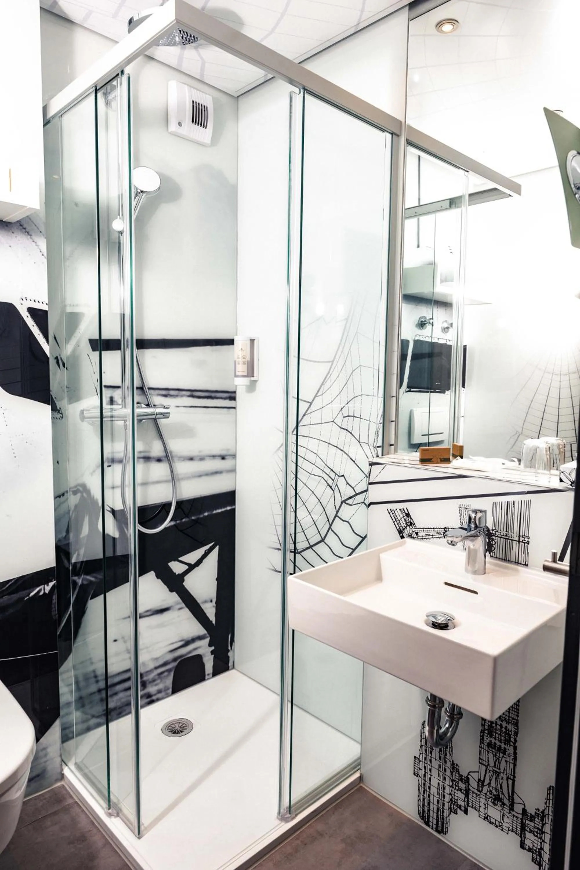 Bathroom in Concorde Hotel am Flugplatz