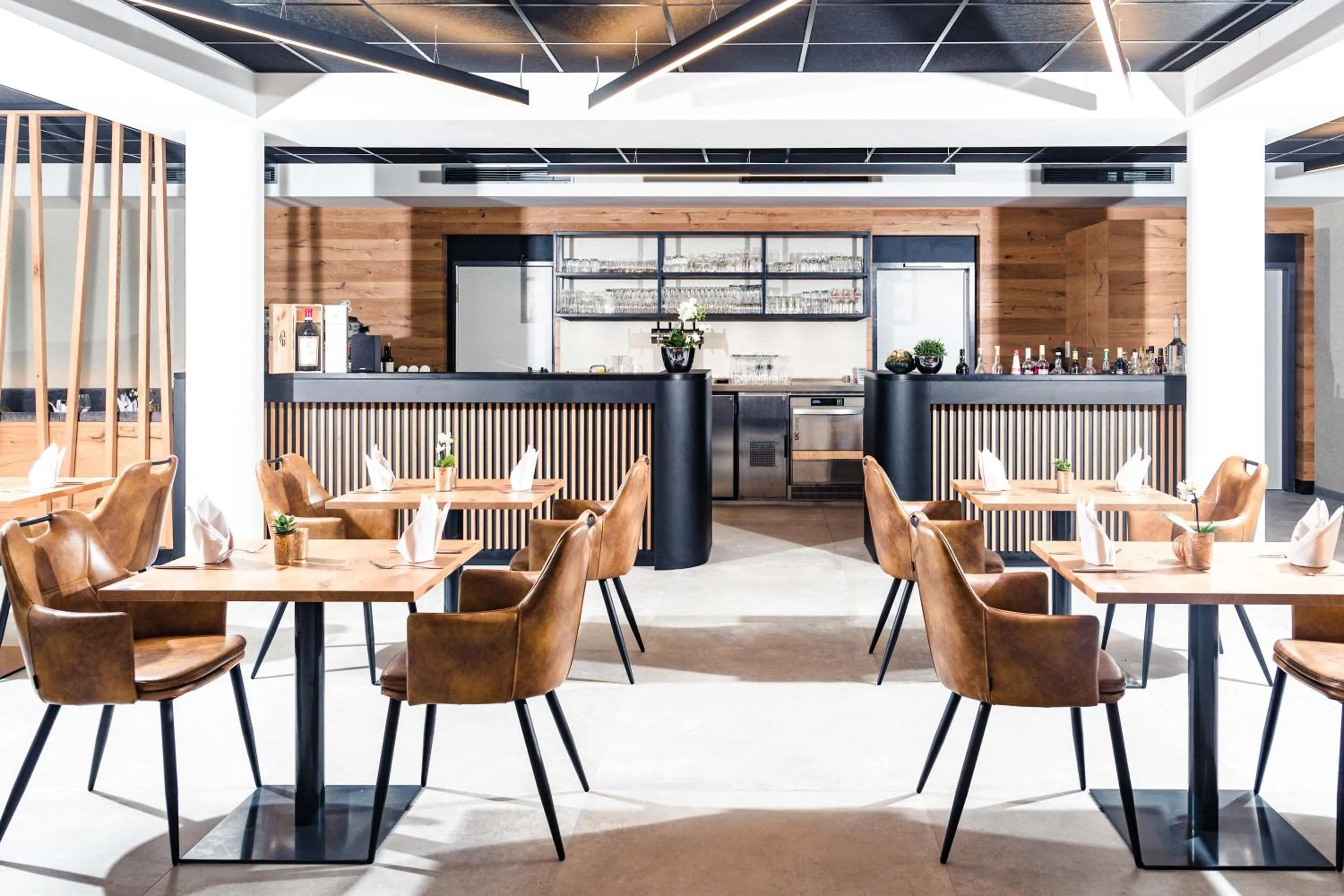 Restaurant/places to eat in Concorde Hotel am Flugplatz