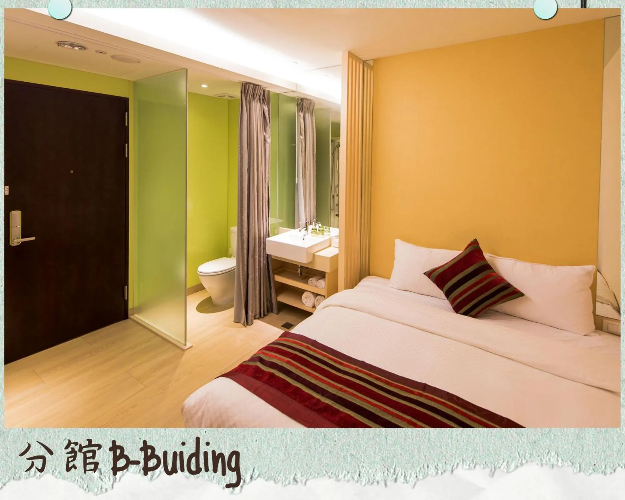 Photo of the whole room, Bed in The Crystal Resort Sun Moon Lake