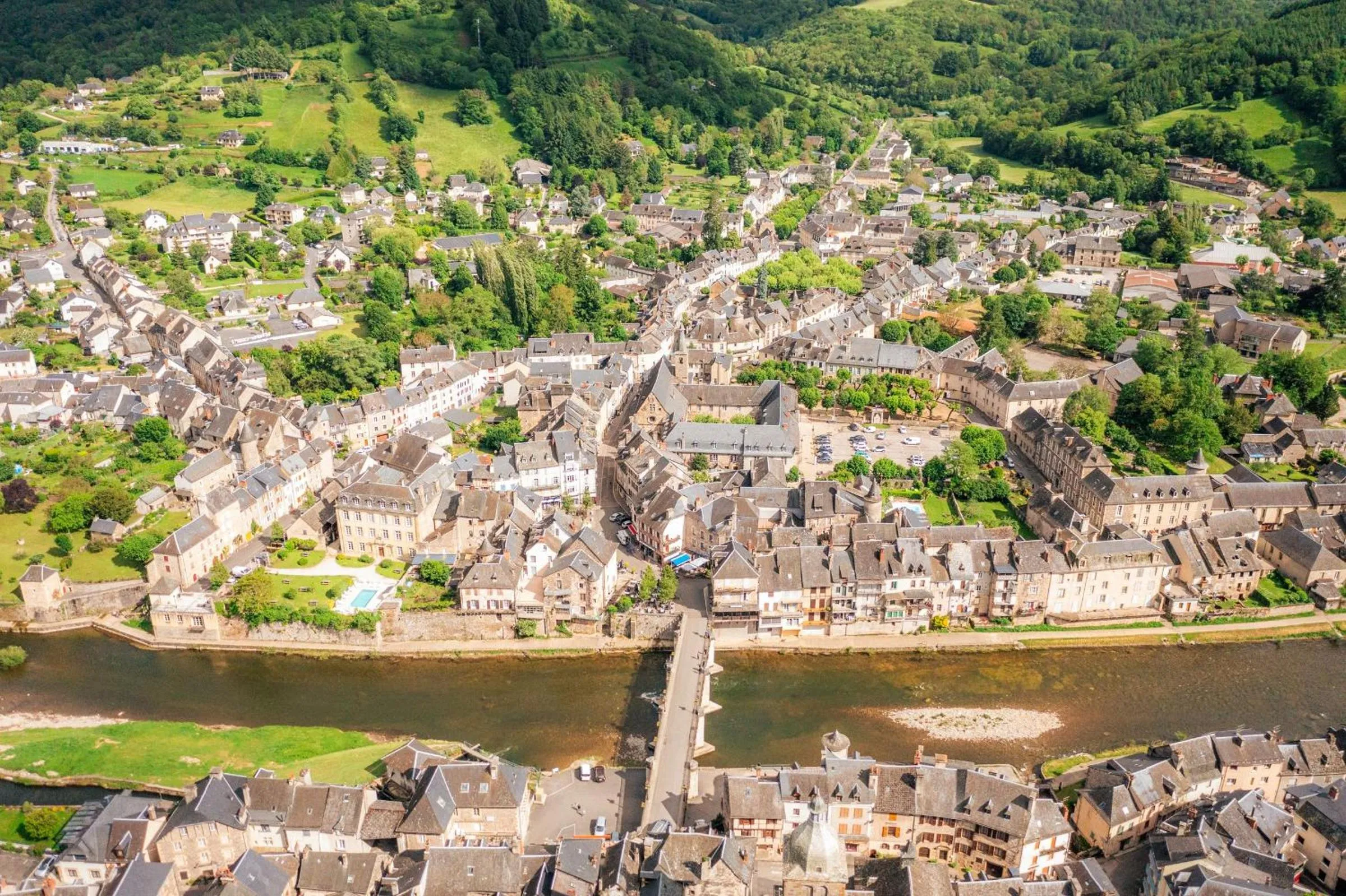 City view in Logis Hôtel Restaurant de France