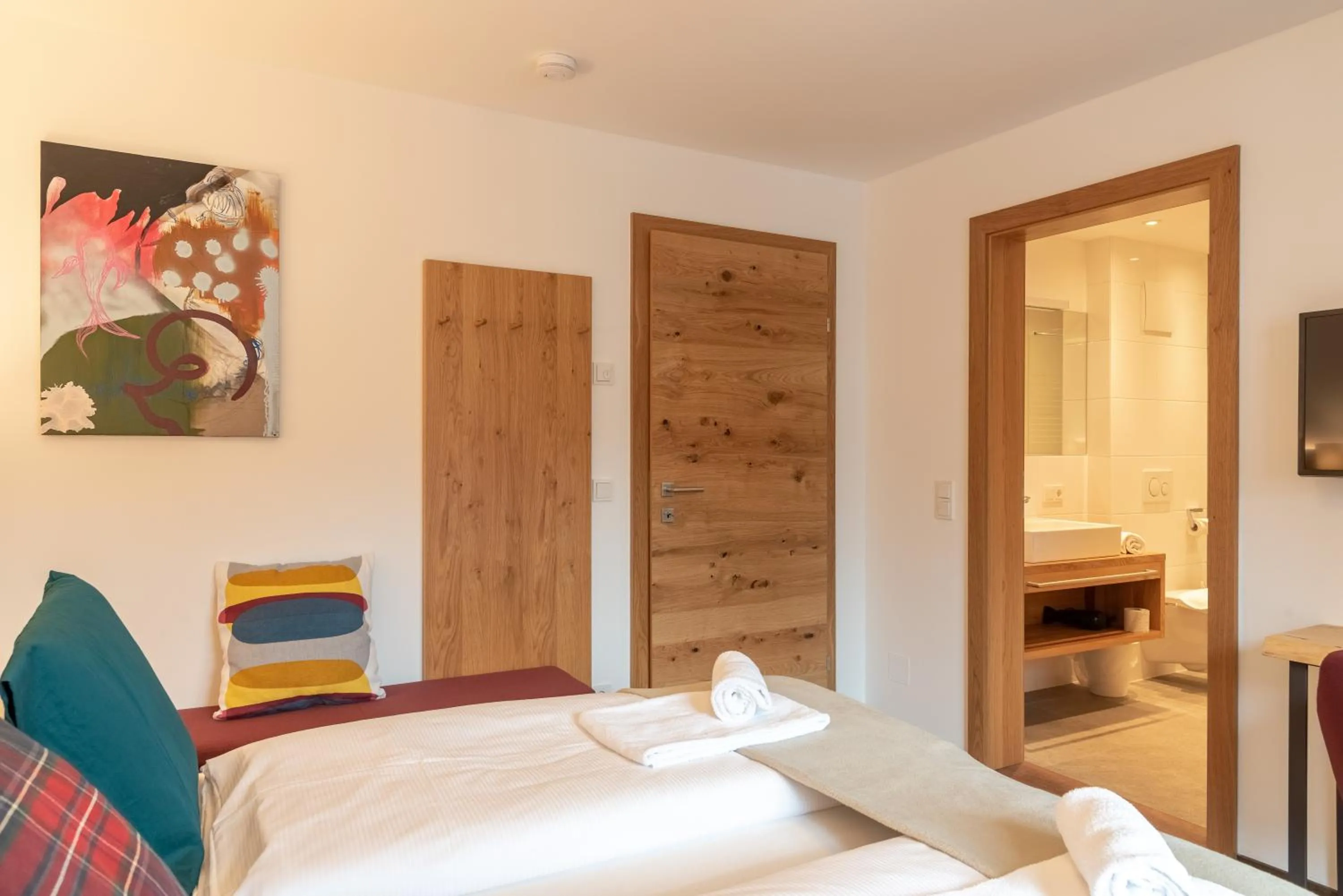 Bed in Finest Villa Zell am See by All in One Apartments incl SUMMER CARD