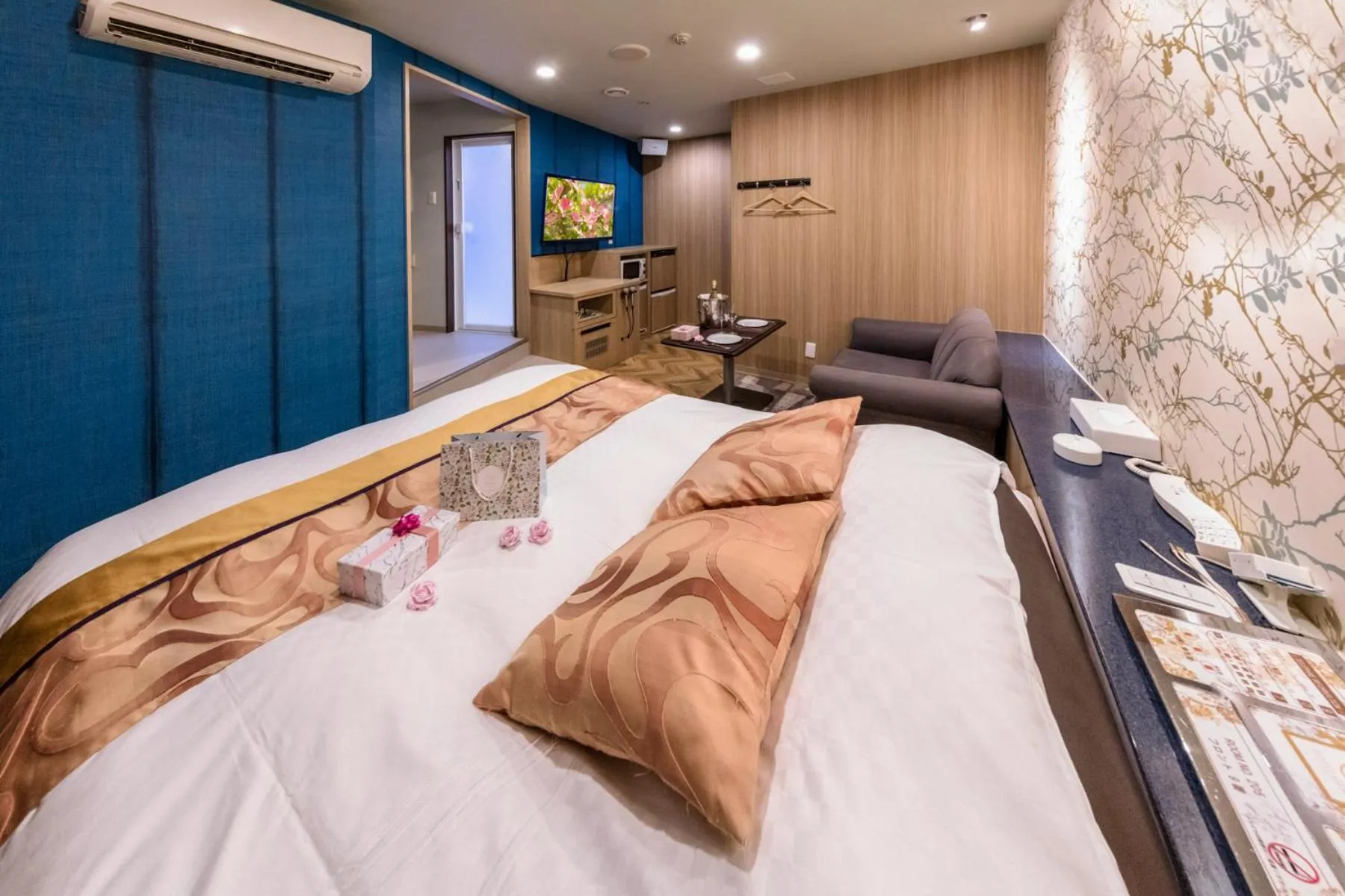 Photo of the whole room, Bed in Hotel ＧEM - Adult Only