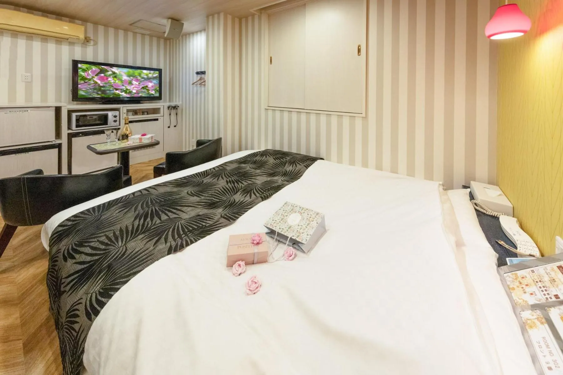 Photo of the whole room, Bed in Hotel ＧEM - Adult Only