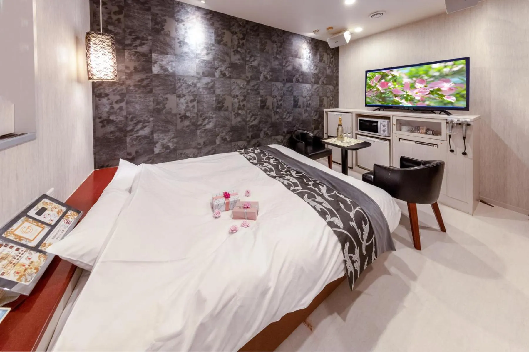 Photo of the whole room, Bed in Hotel ＧEM - Adult Only