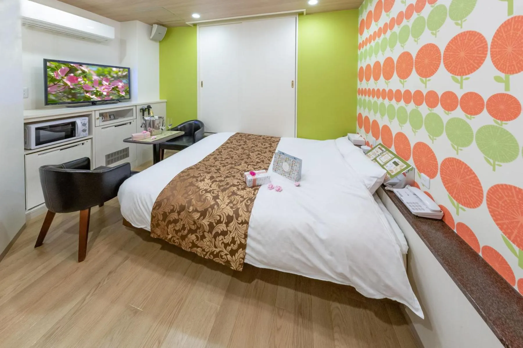 Photo of the whole room, Bed in Hotel ＧEM - Adult Only