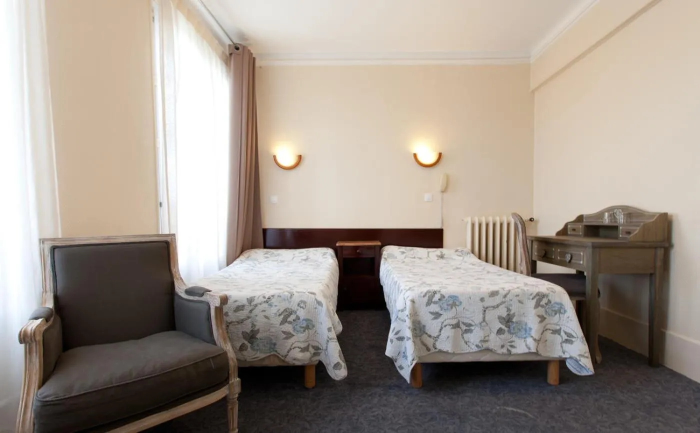 Day, Bed in Grand Hôtel De L'Europe