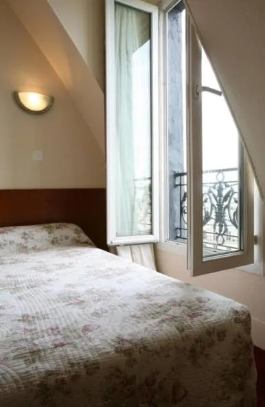 Bed in Grand Hôtel De L'Europe