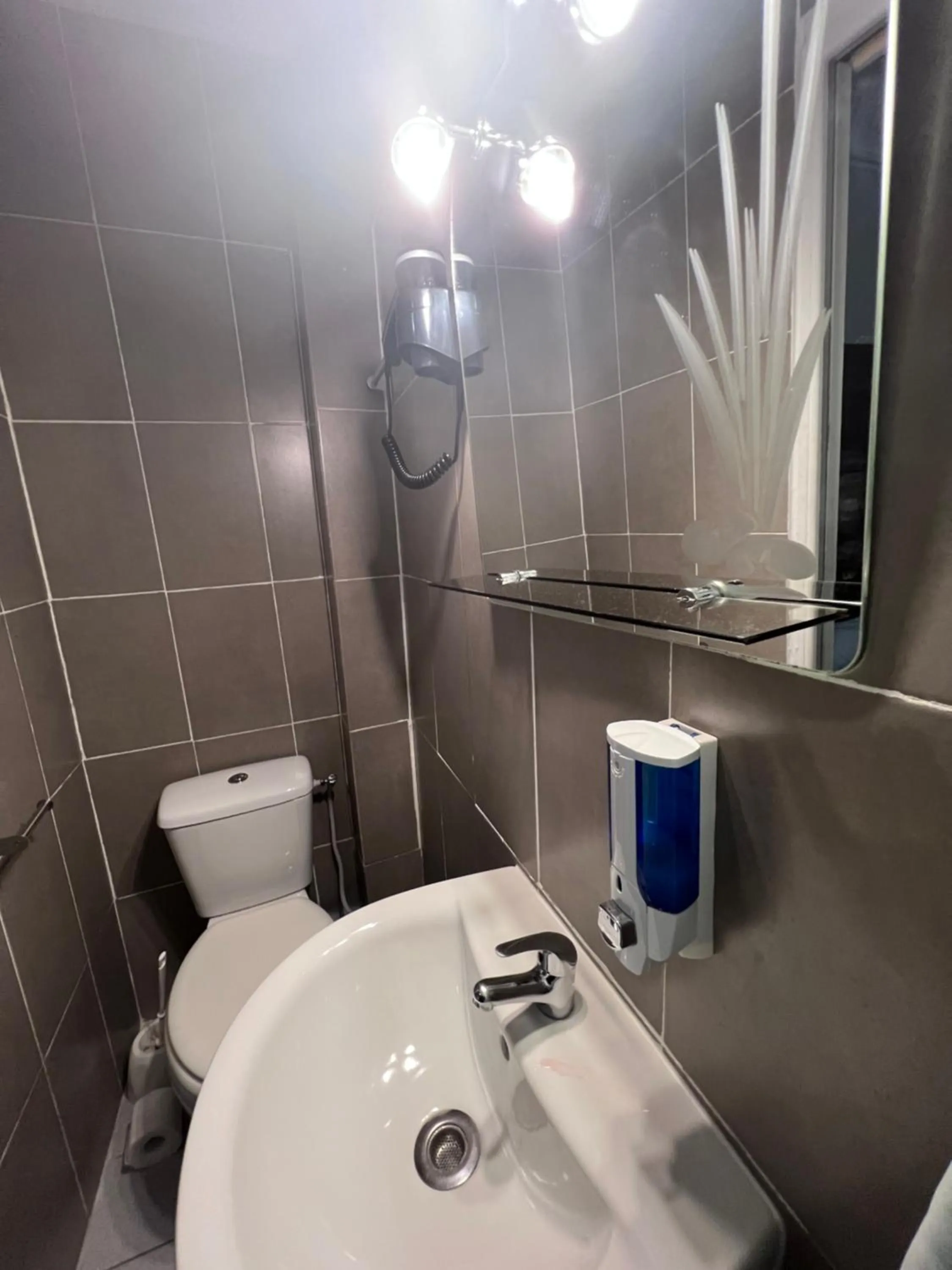 Bathroom in Grand Hôtel De L'Europe