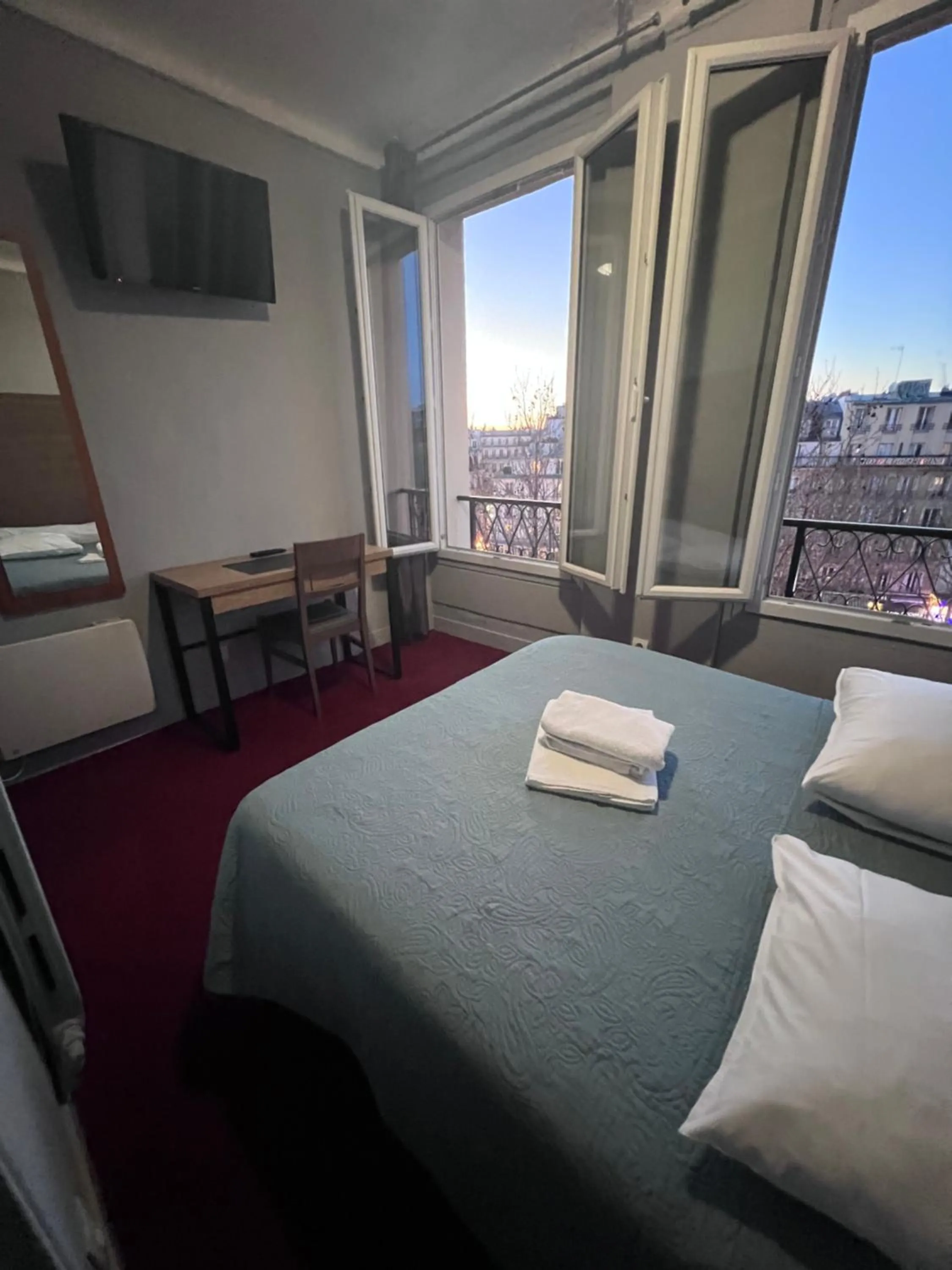 Bed in Grand Hôtel De L'Europe