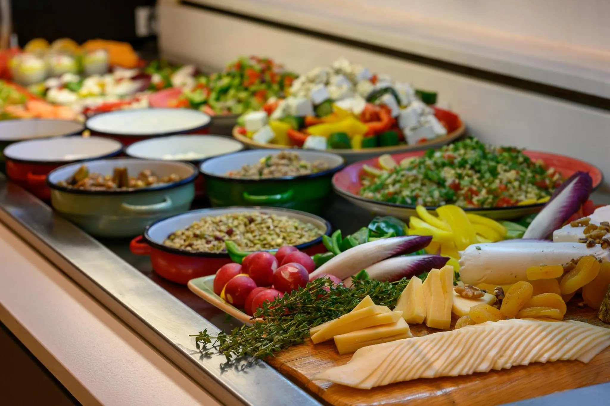 Food and drinks in Sadot Hotel Ben Gurion Airport - an Atlas Boutique Hotel