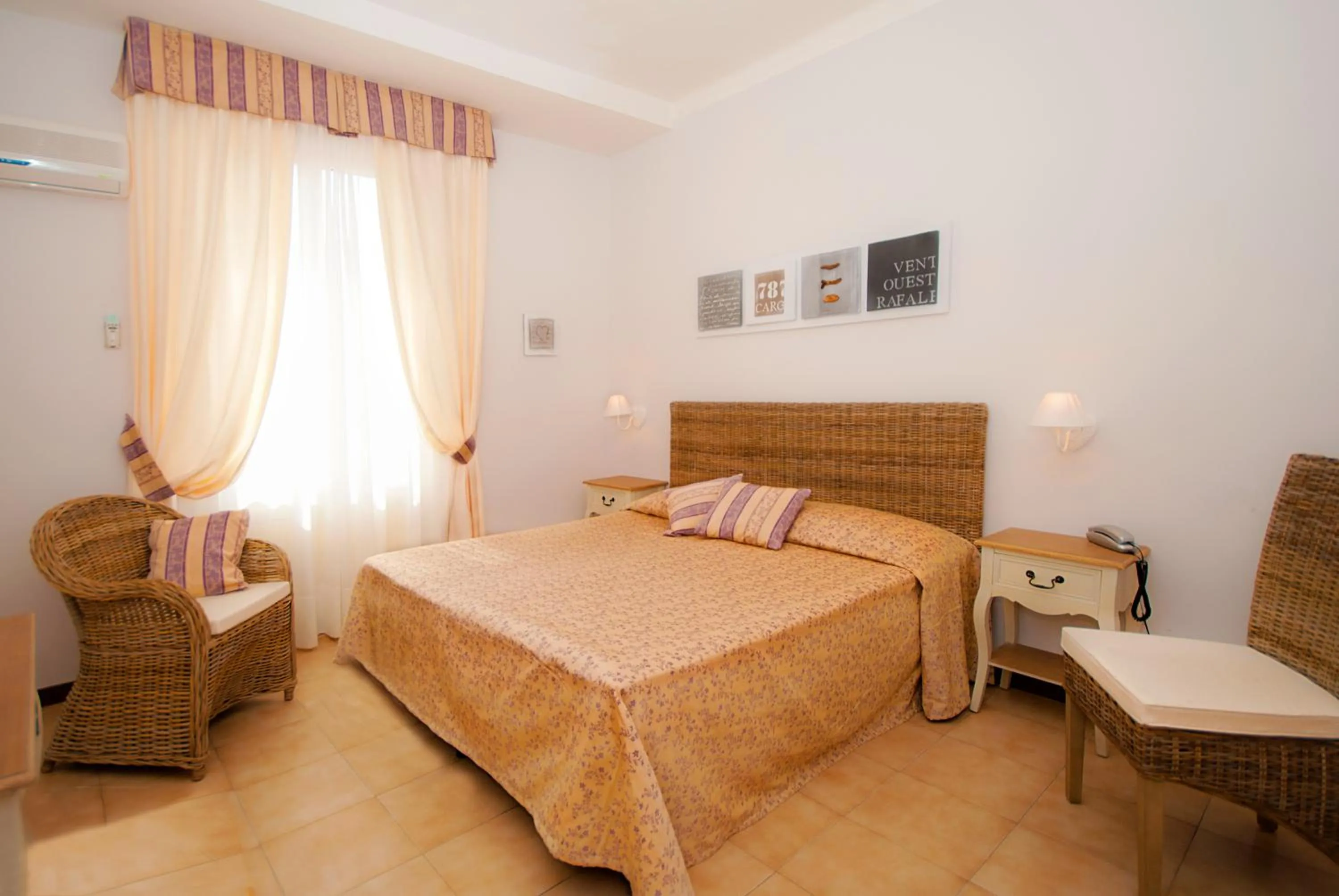 Decorative detail, Bed in Hotel Bel Sit