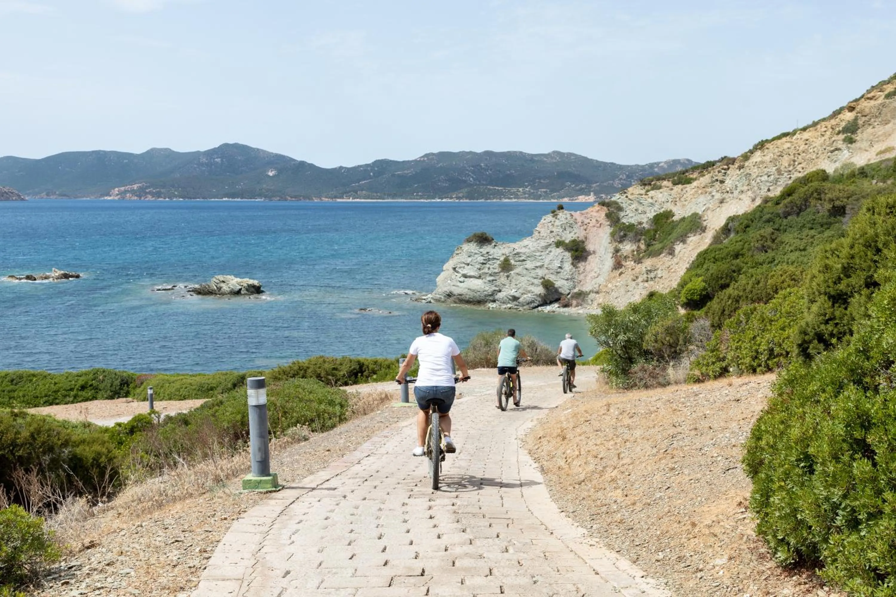 Cycling in Eco Village Baia Delle Ginestre