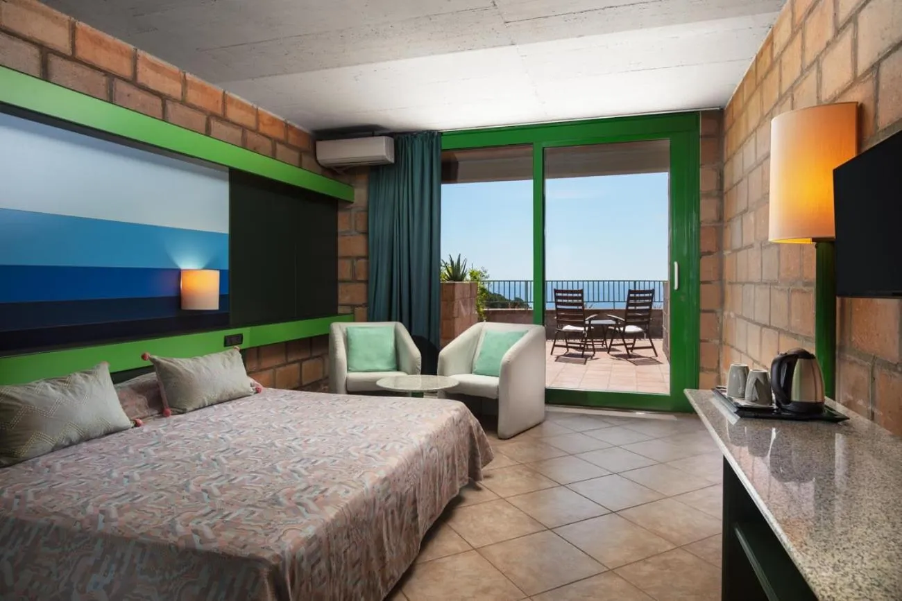 Sea view, Bed in Eco Village Baia Delle Ginestre