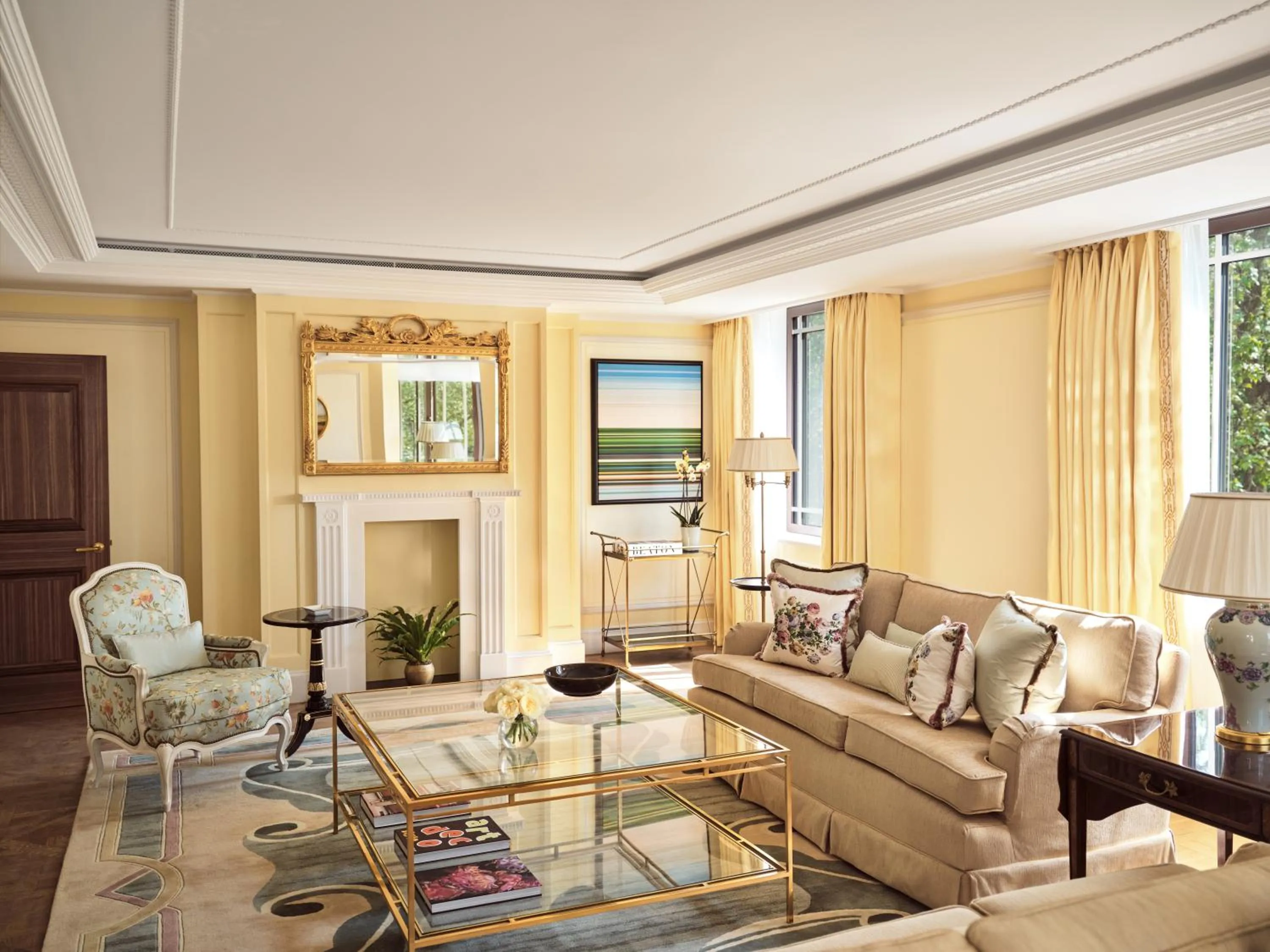 Living room in The Dorchester - Dorchester Collection