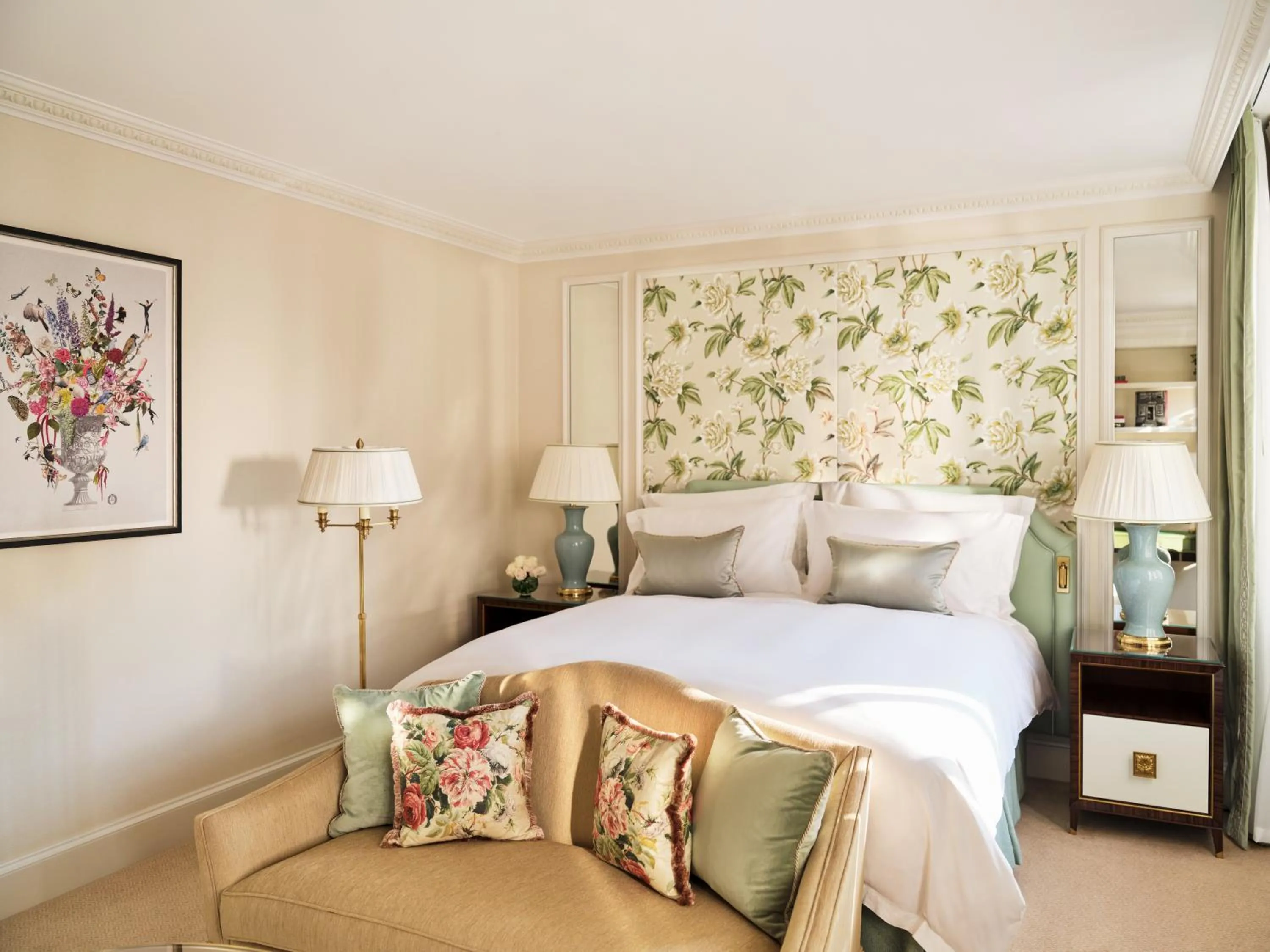 Bed in The Dorchester - Dorchester Collection