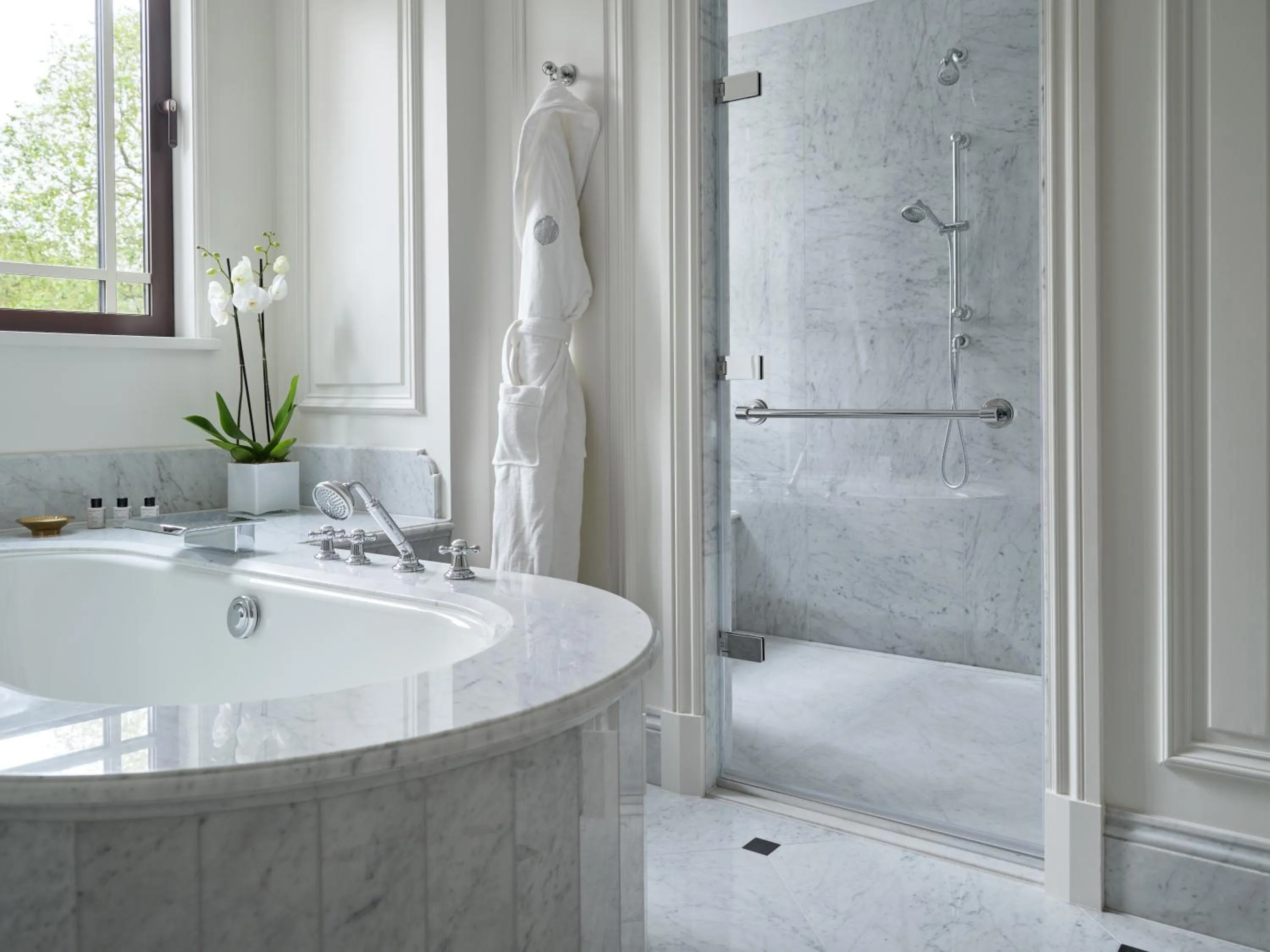 Shower in The Dorchester - Dorchester Collection
