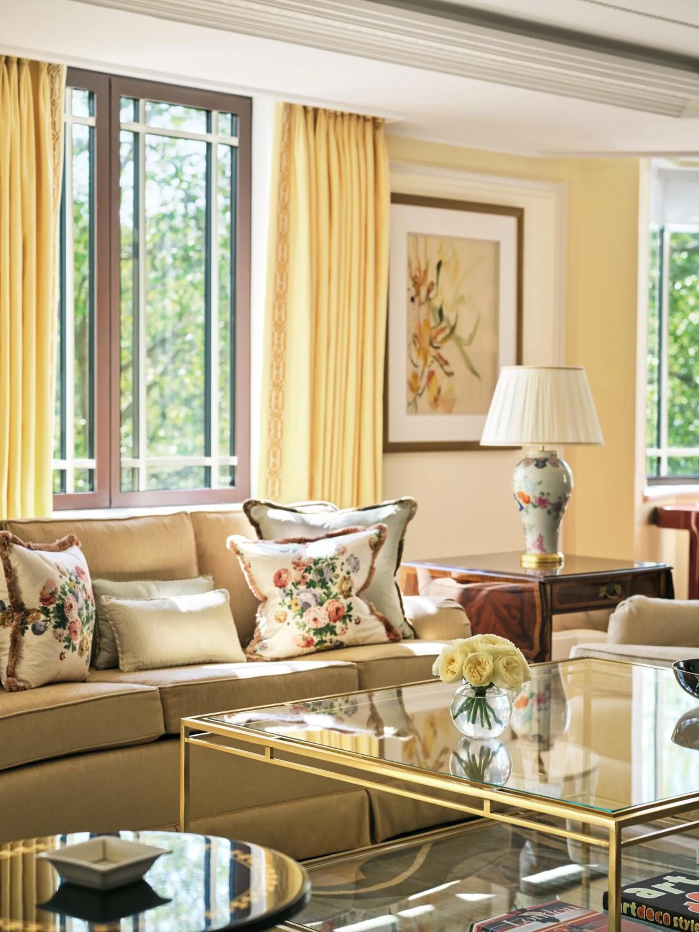 Living room in The Dorchester - Dorchester Collection
