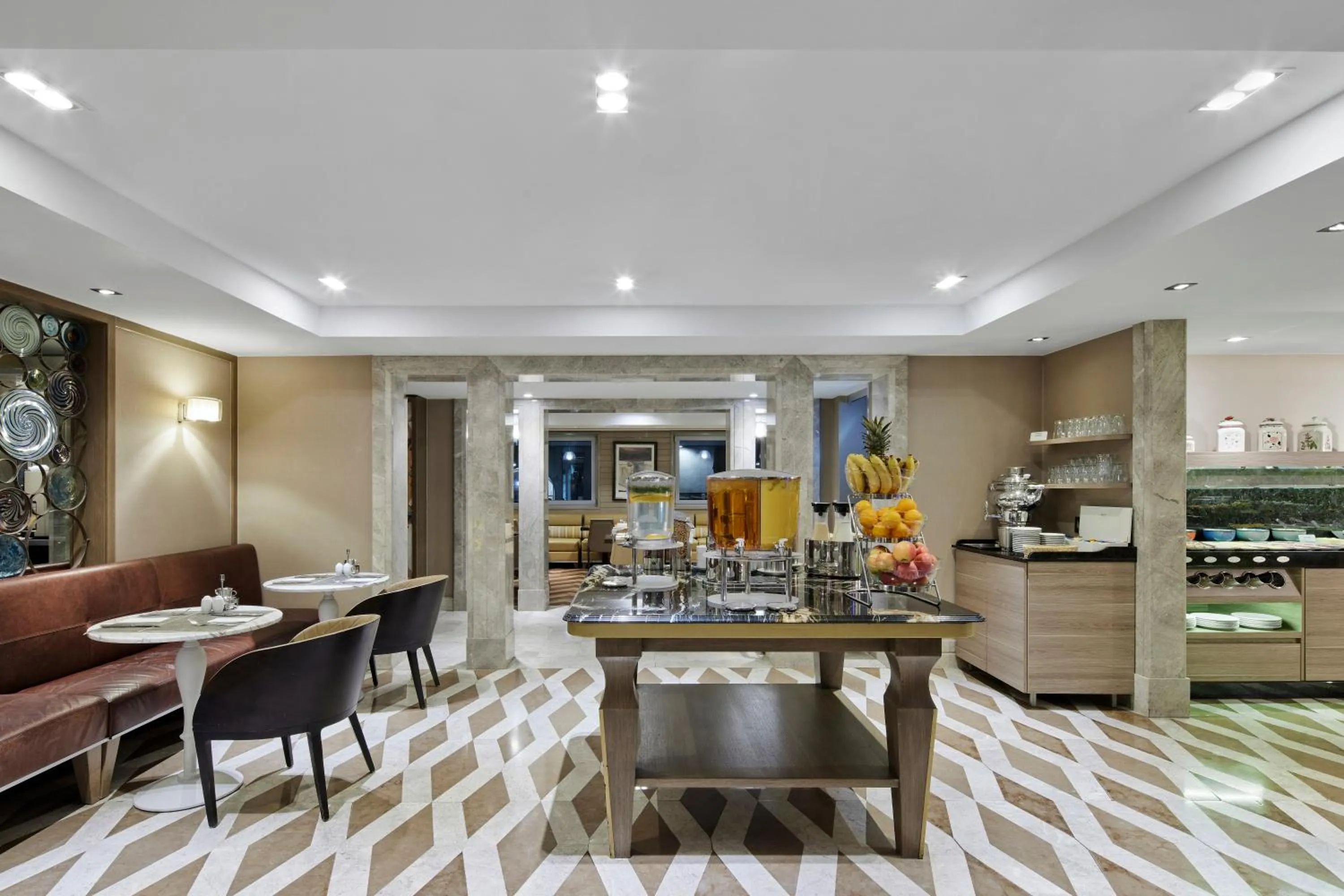 Coffee/tea facilities in TITANIC Comfort Mitte