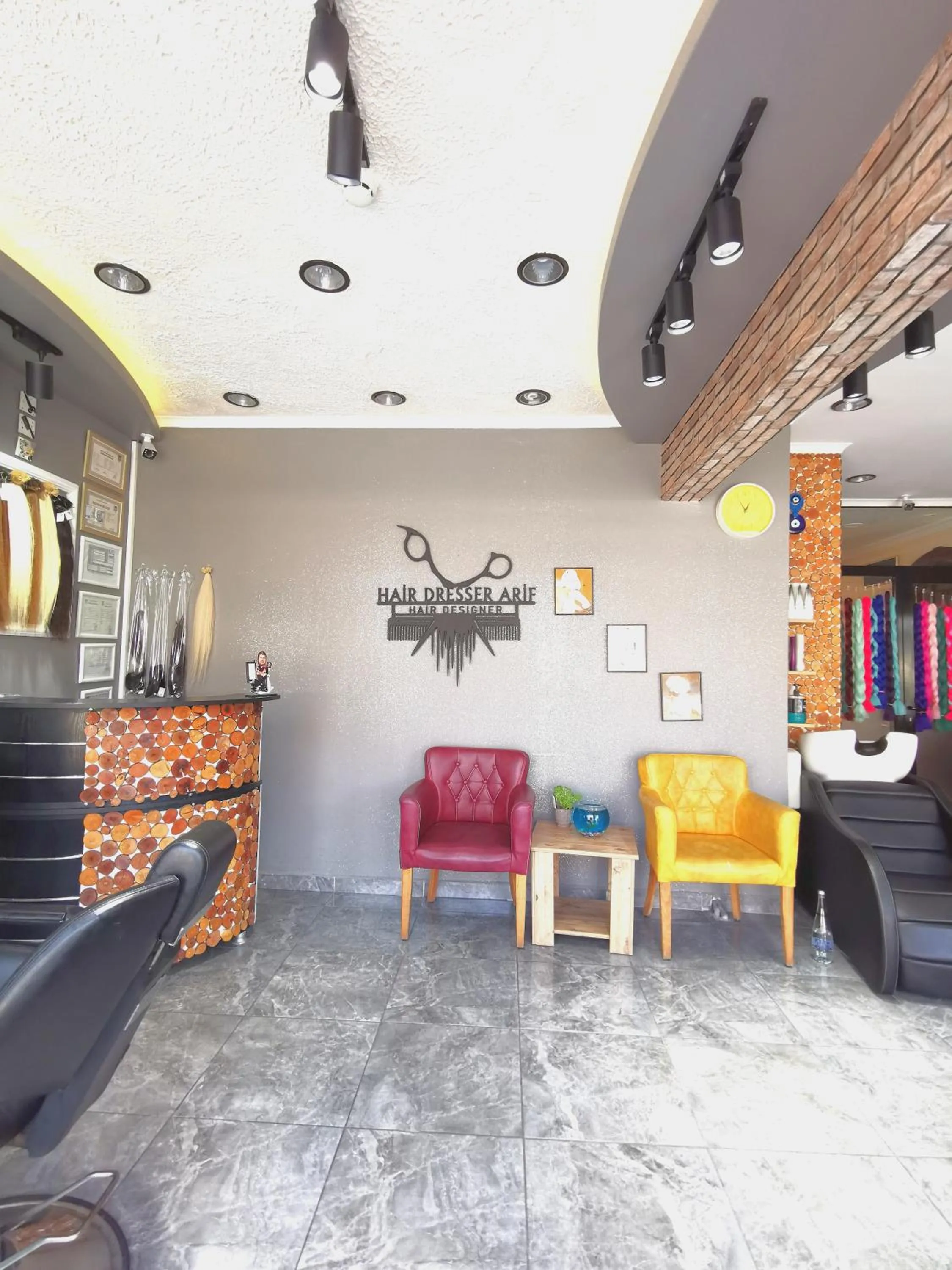 hair dresser in Intermar Hotel