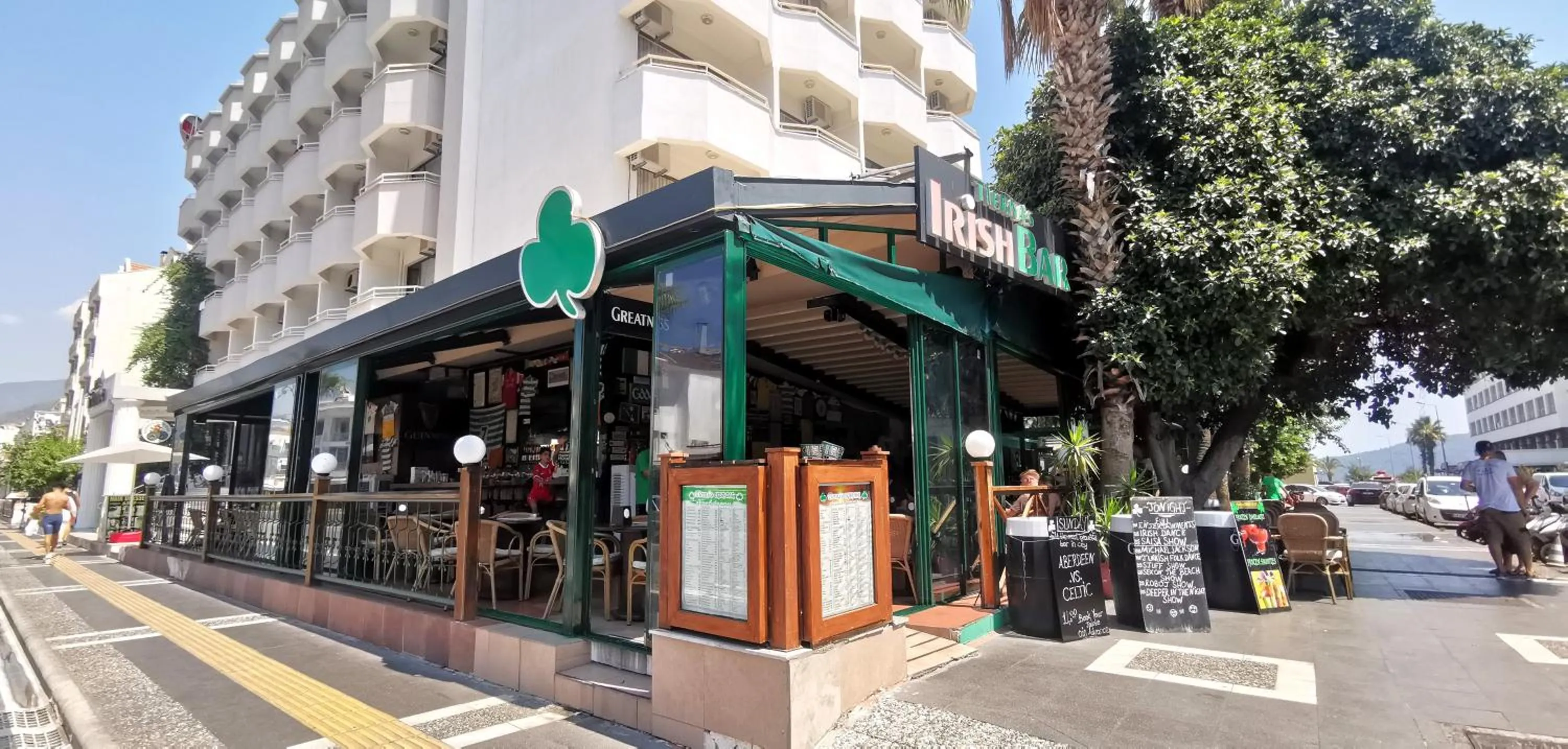 Restaurant/places to eat in Intermar Hotel