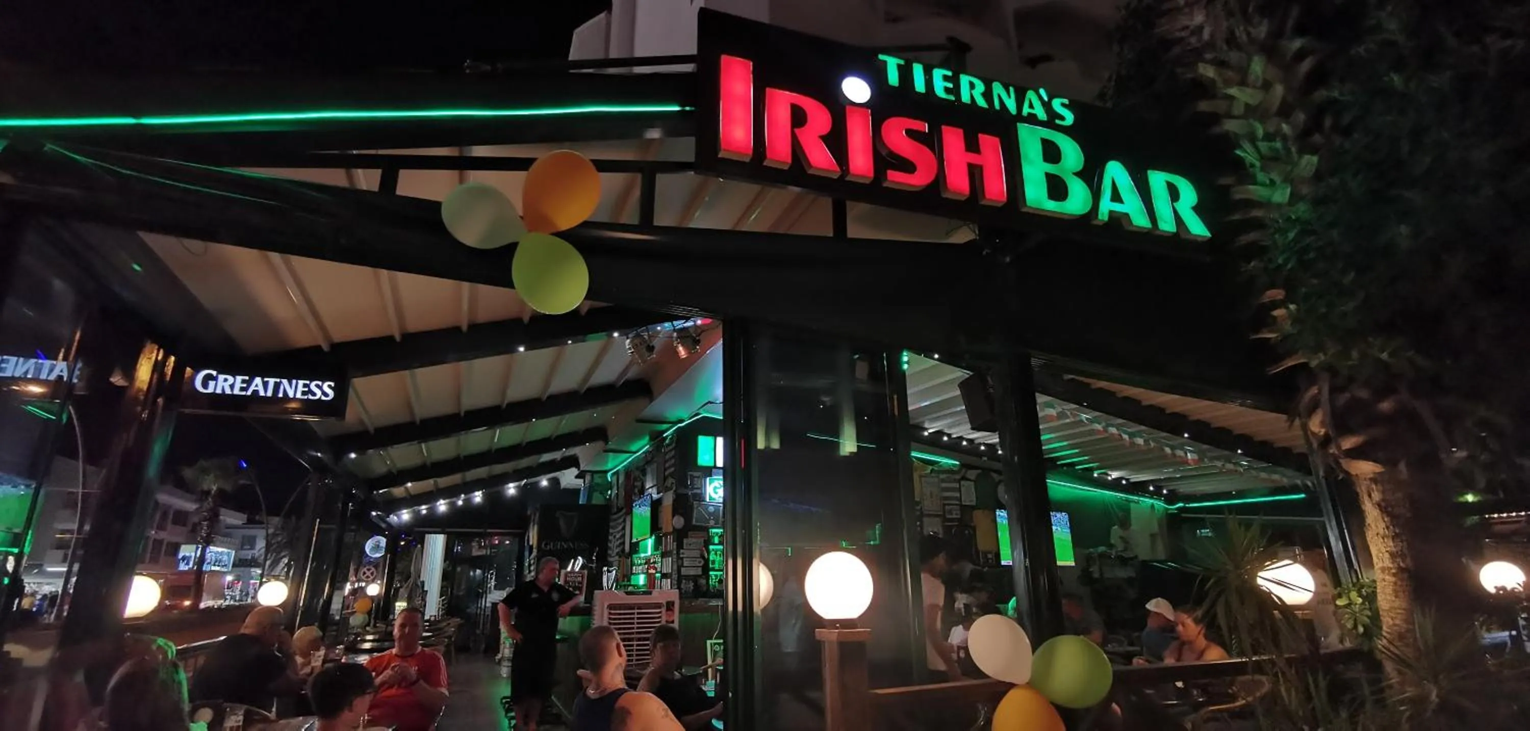 Restaurant/places to eat in Intermar Hotel