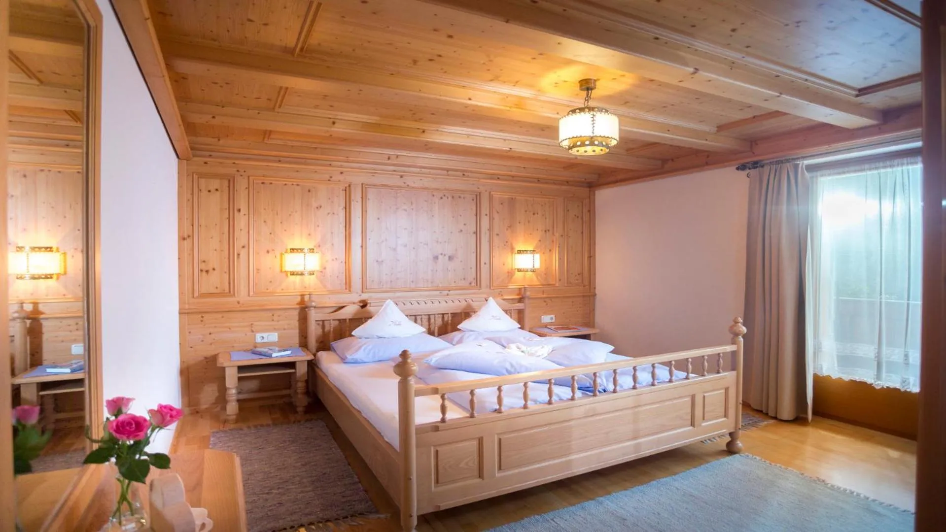 Photo of the whole room, Bed in Haus Veidlis, Familie Obkircher