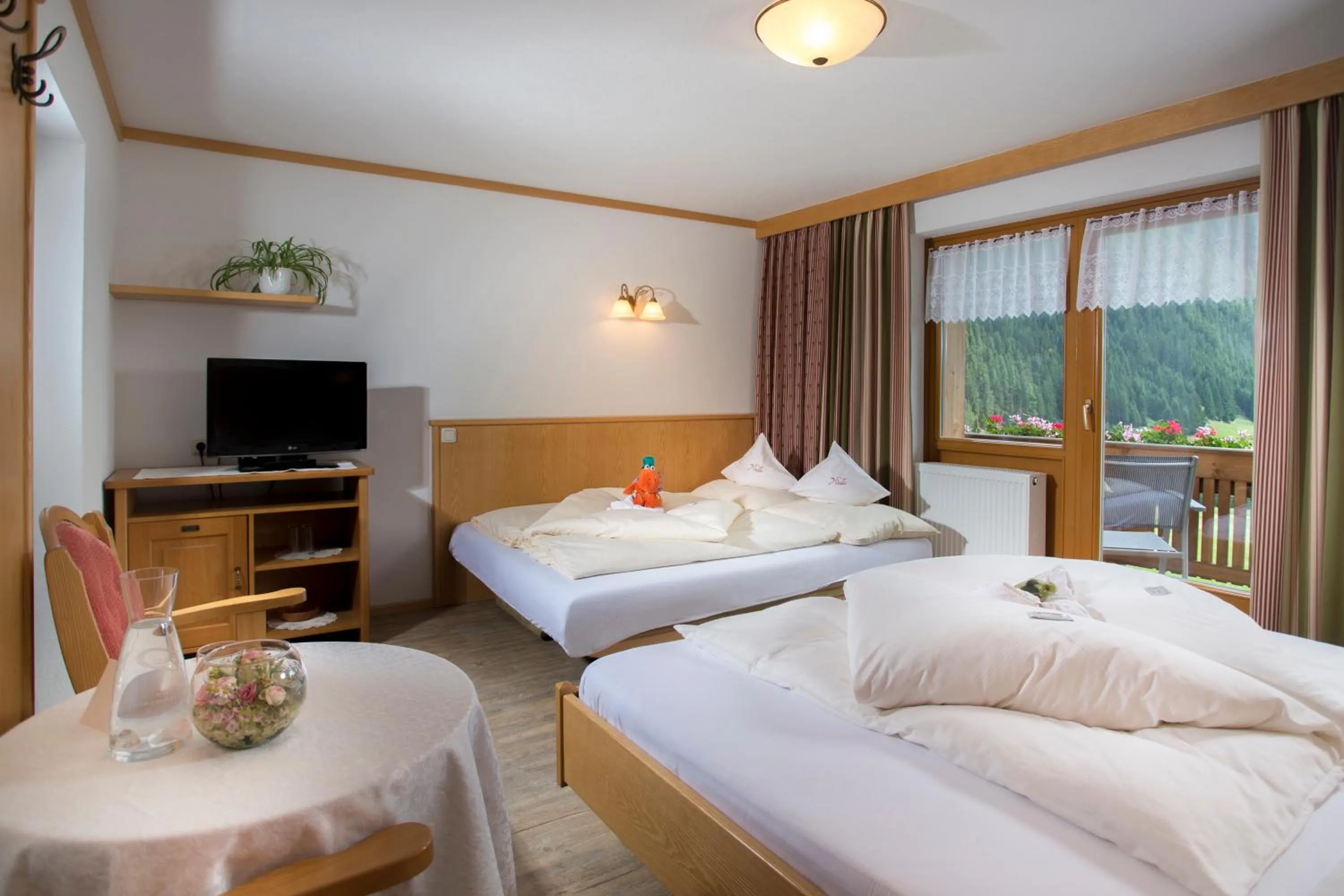 Bed in Haus Veidlis, Familie Obkircher