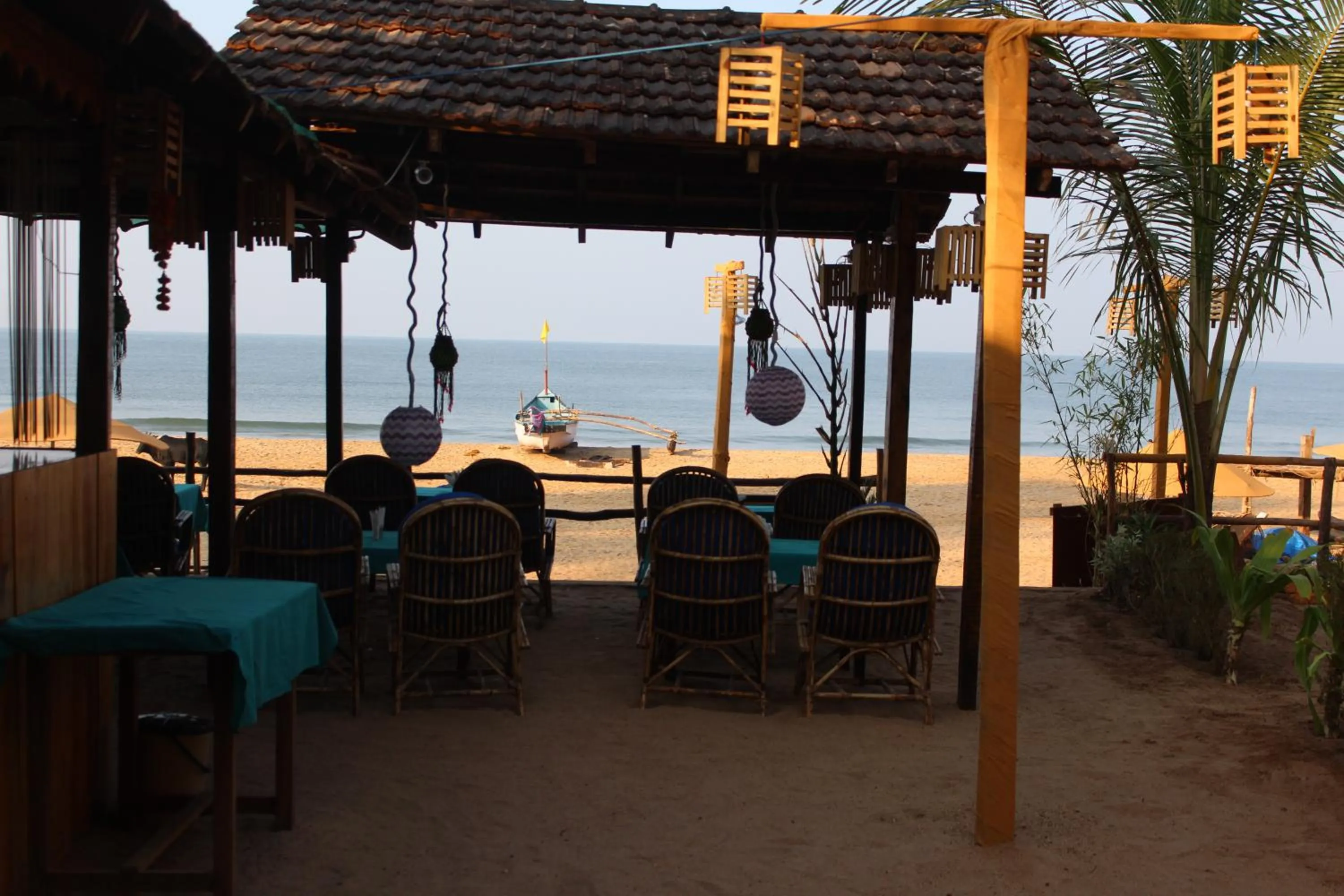 Restaurant/places to eat in O3 Beach Resort