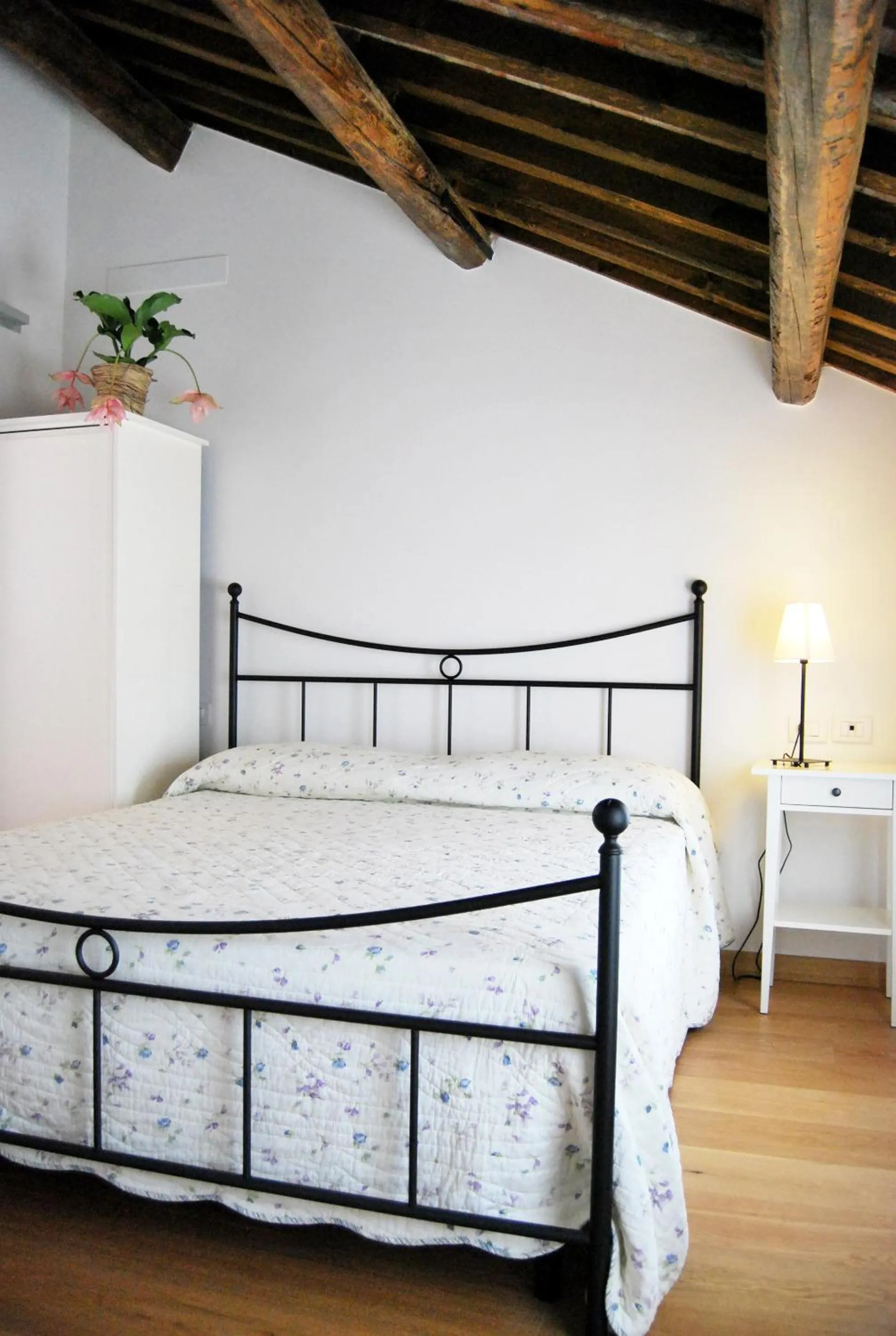 Bedroom, Bed in Burro e Marmellata
