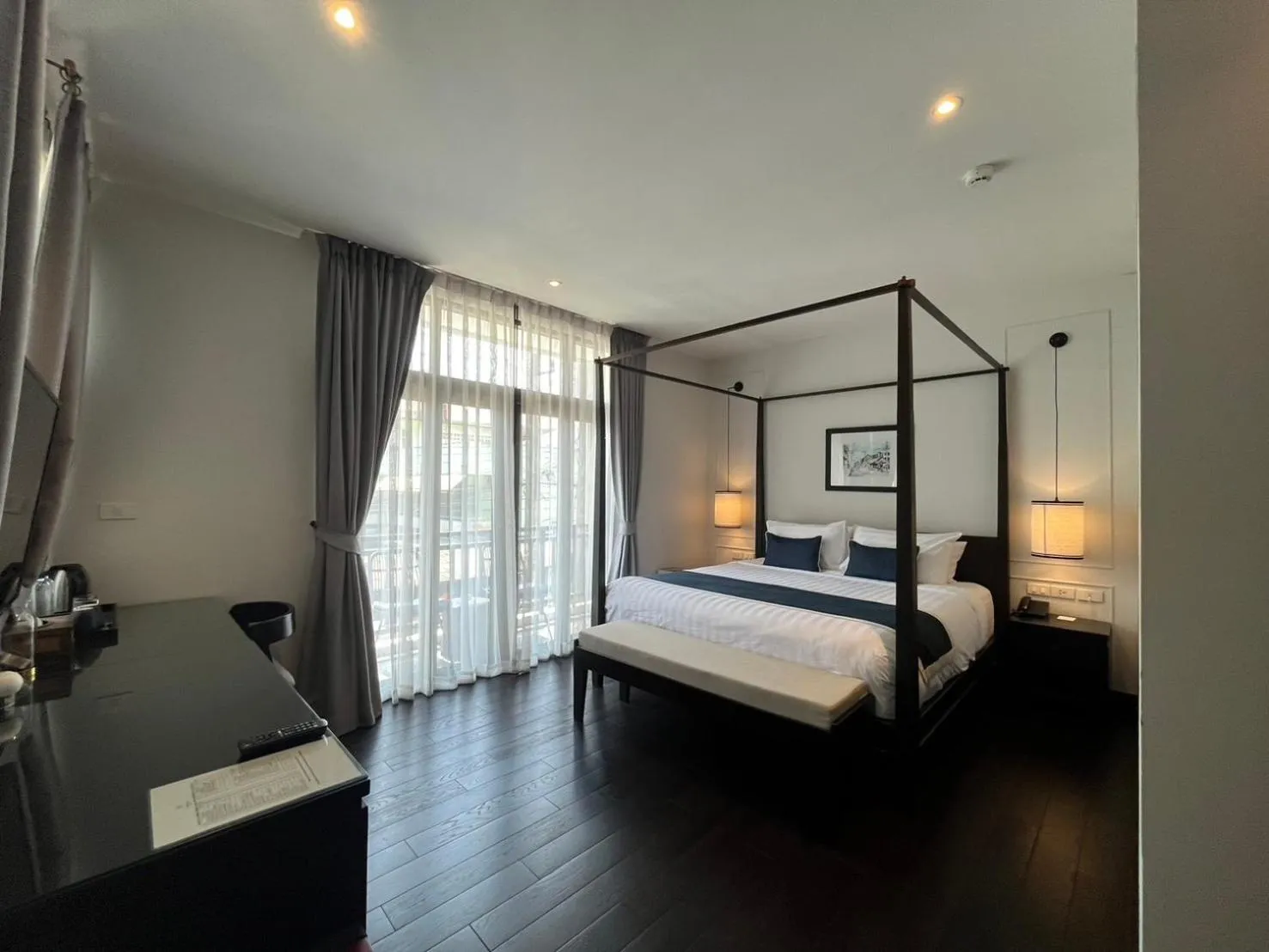 Bed in Cheeva Dee Hotel