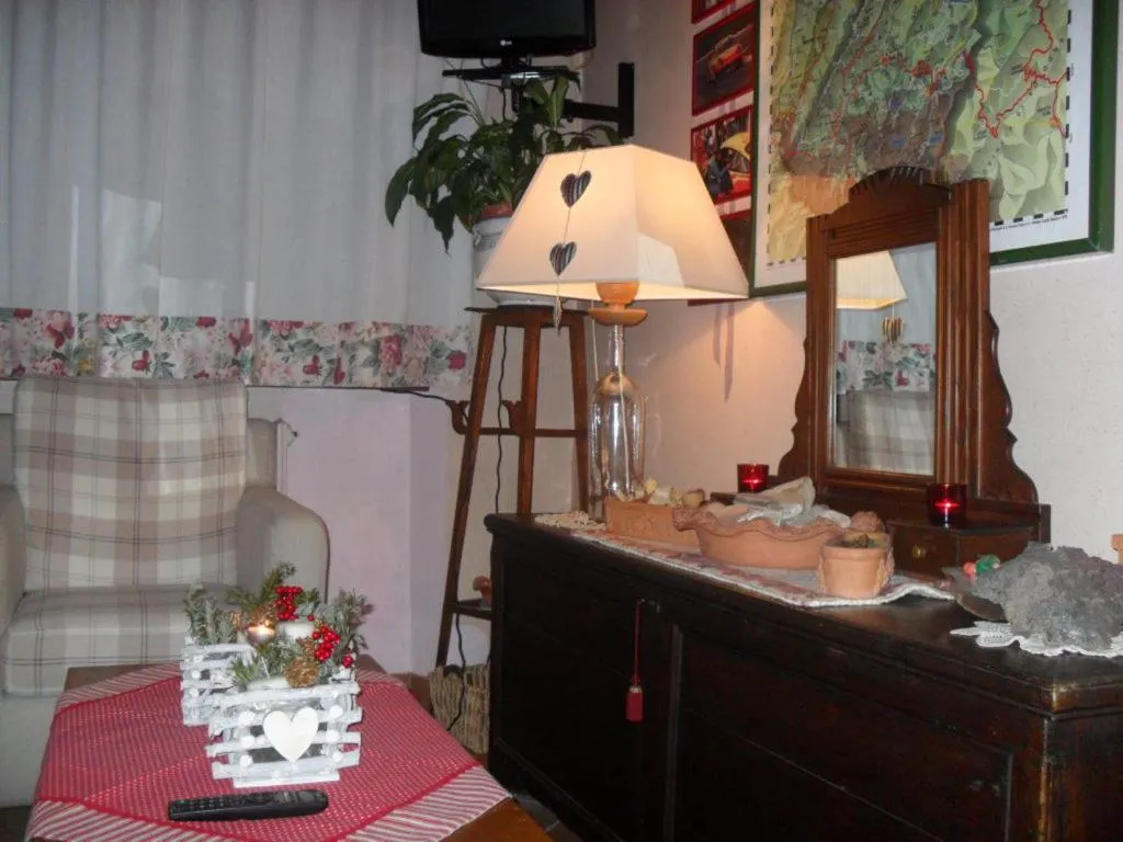 Communal lounge/ TV room in Hotel Bristol