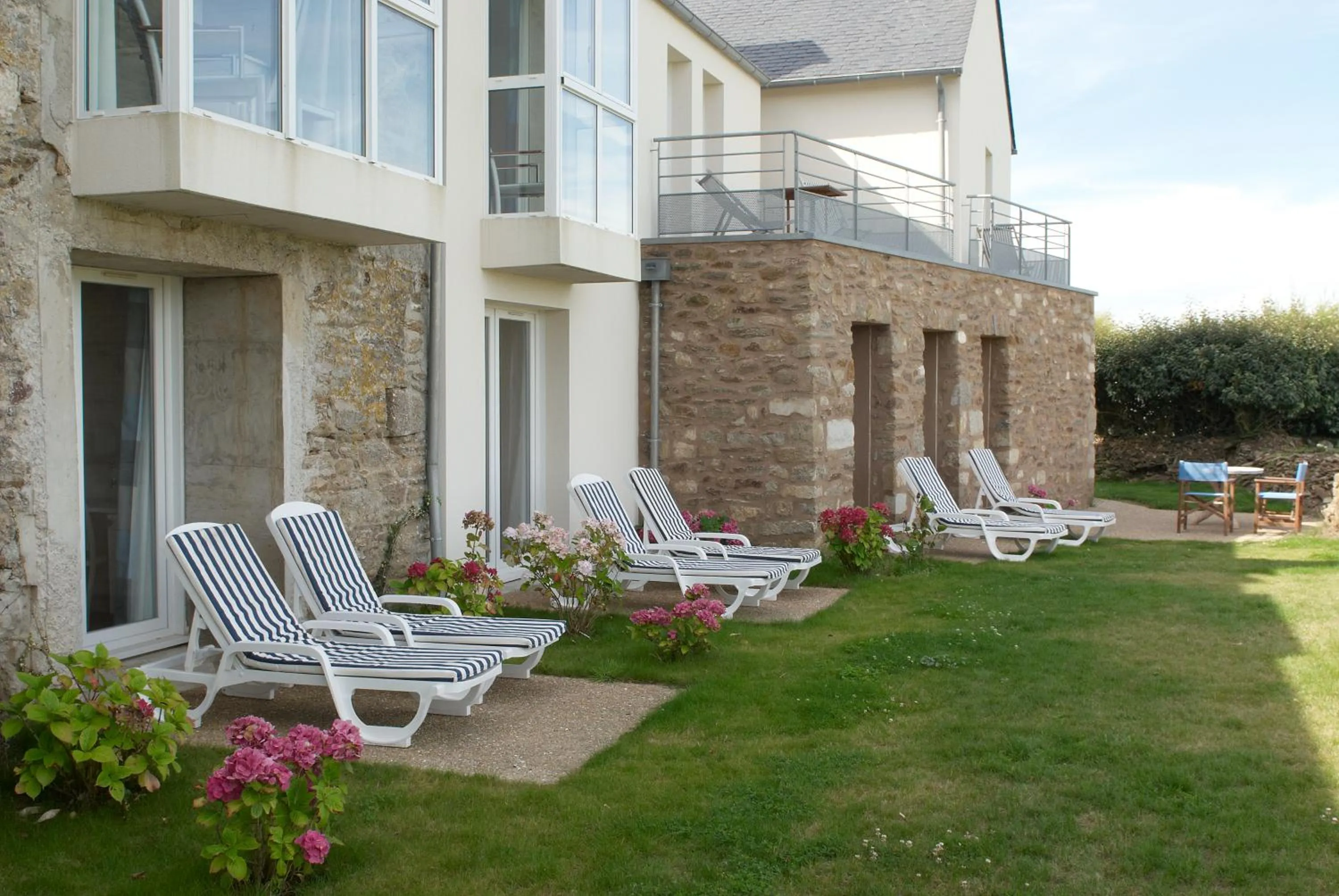 Area and facilities in Logis Hôtel Vent d'Iroise