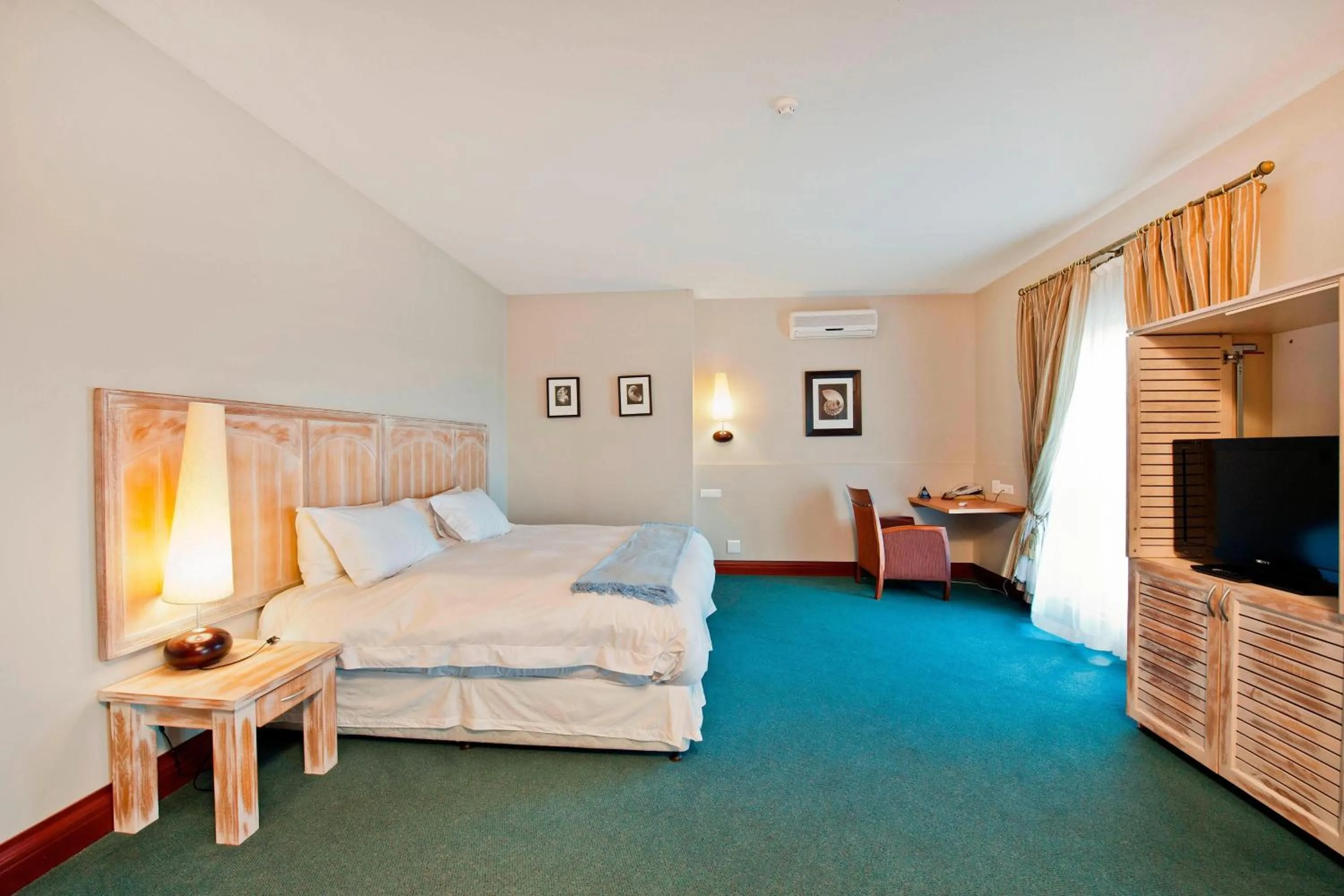 Bedroom, Bed in Protea Hotel by Marriott Walvis Bay Pelican Bay