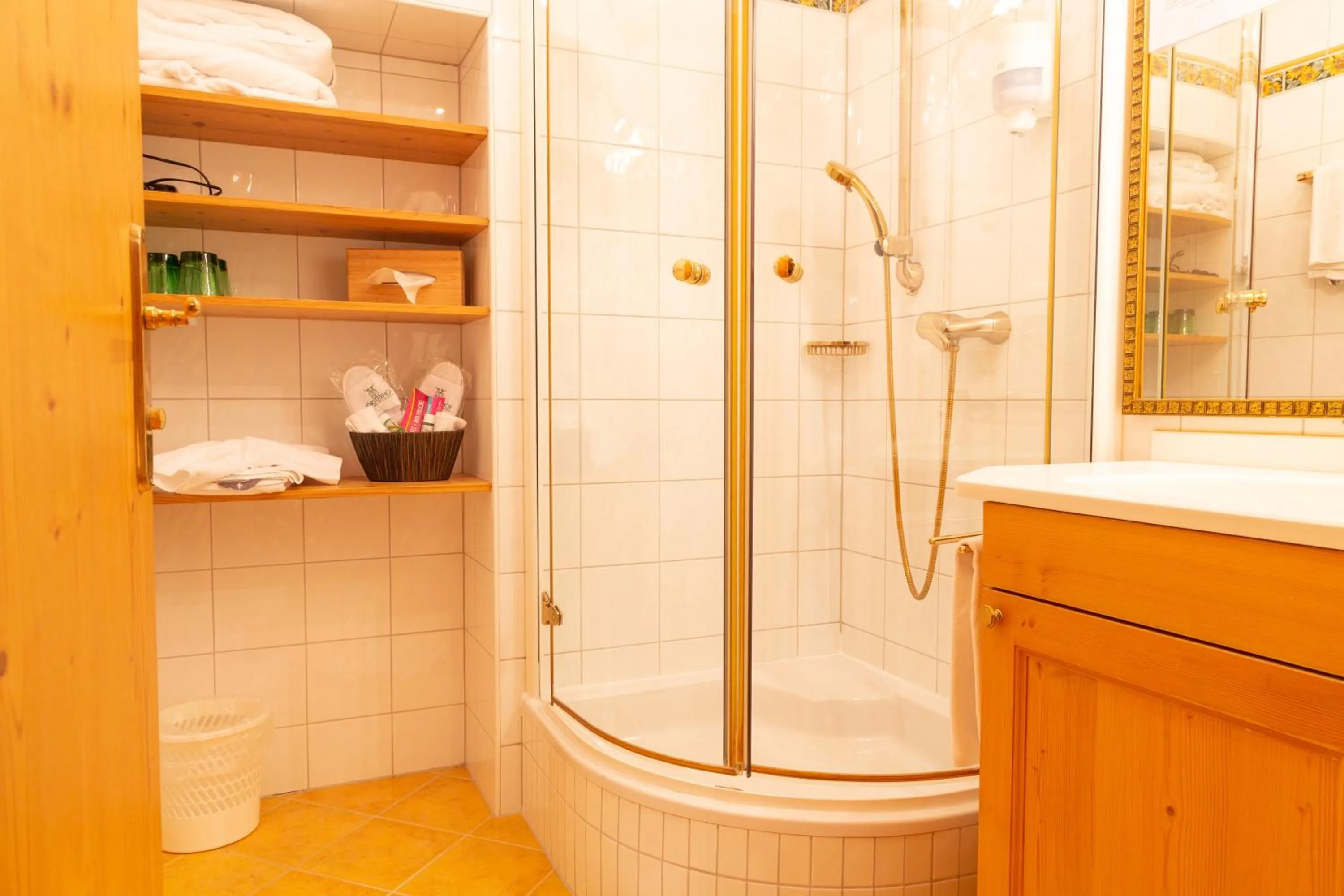 Shower in Hotel Försterhof lebe pur, genieße den Tag