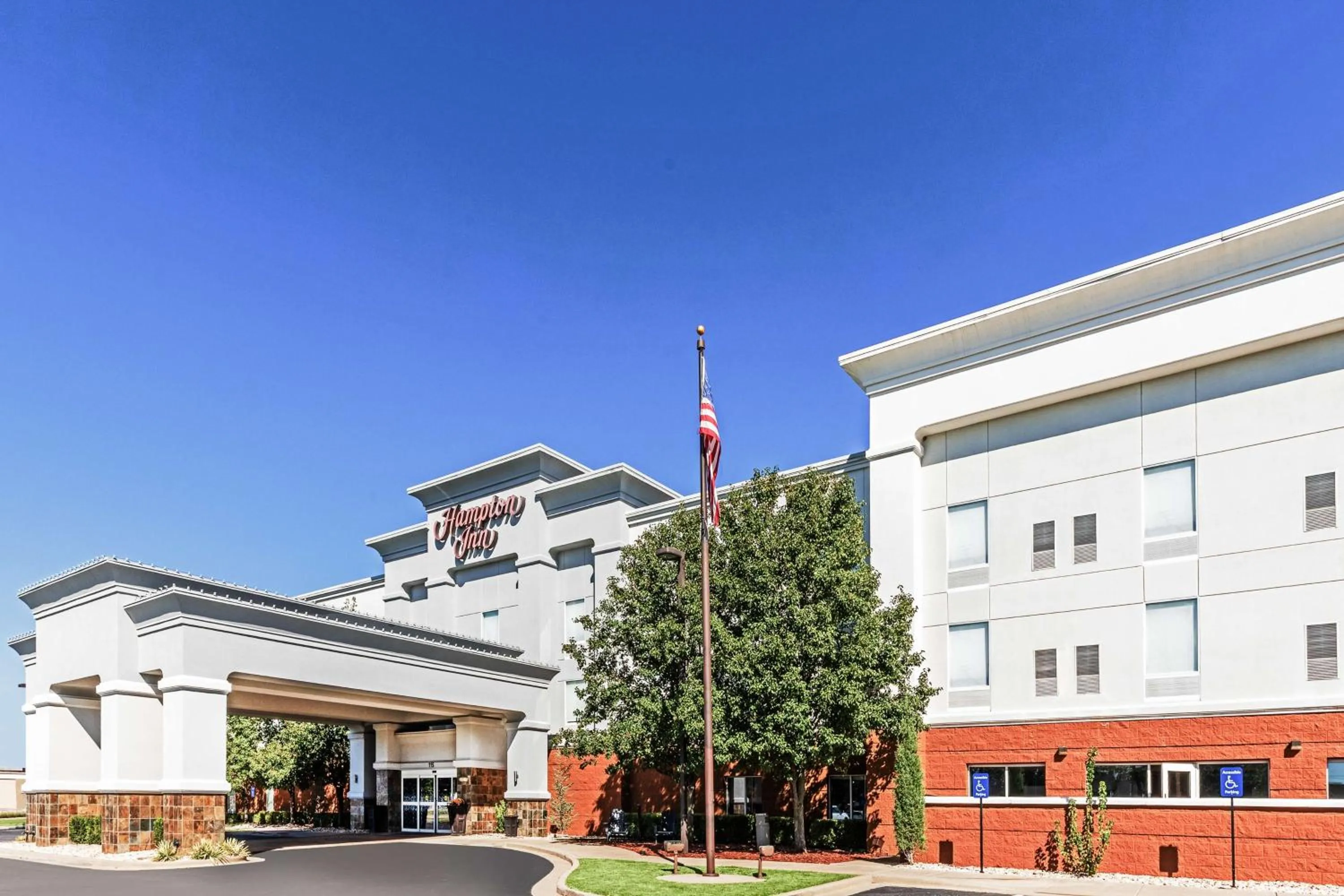 Property building in Hampton Inn Miami, Oklahoma