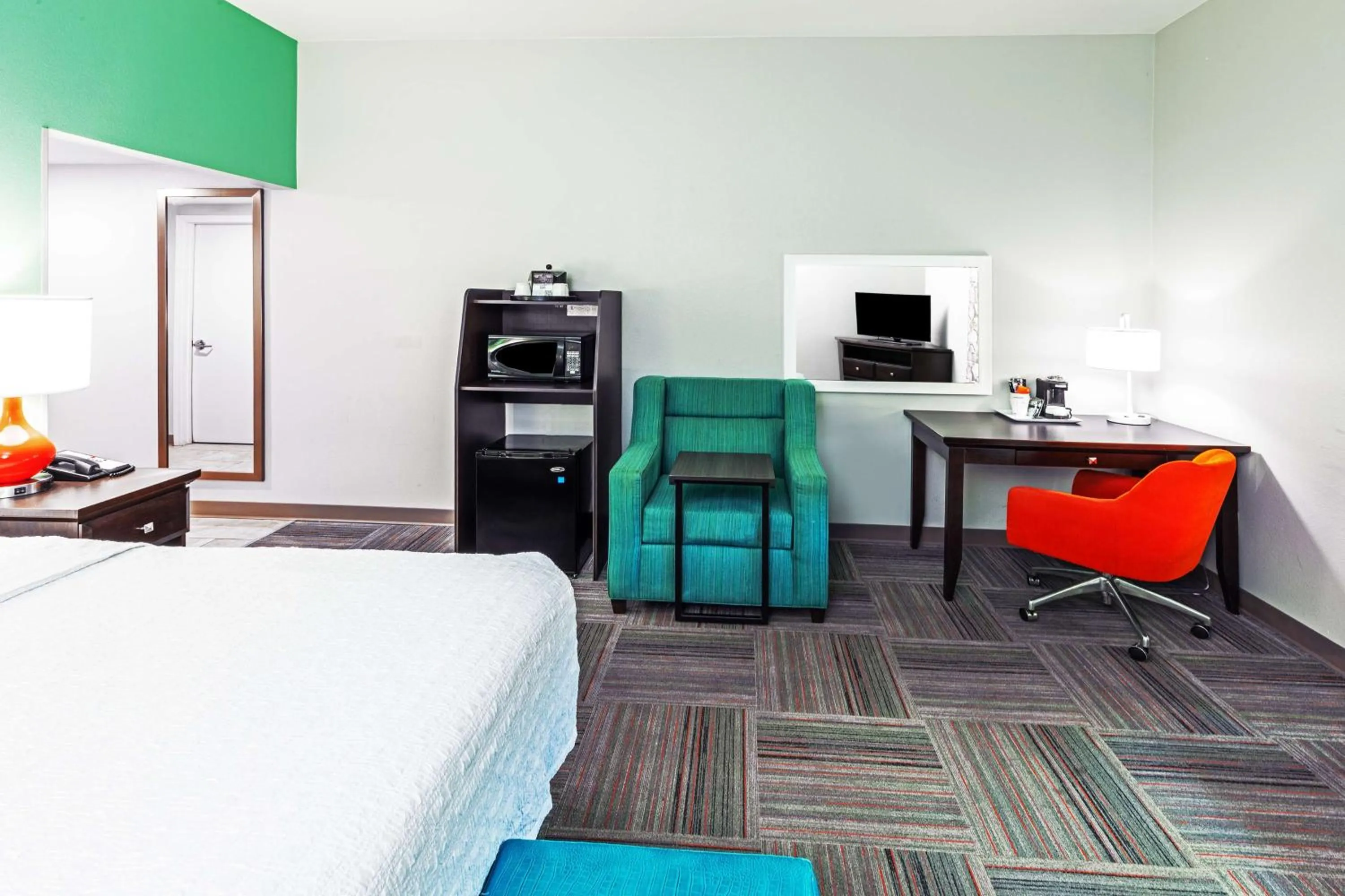 Bedroom, Bed in Hampton Inn Miami, Oklahoma