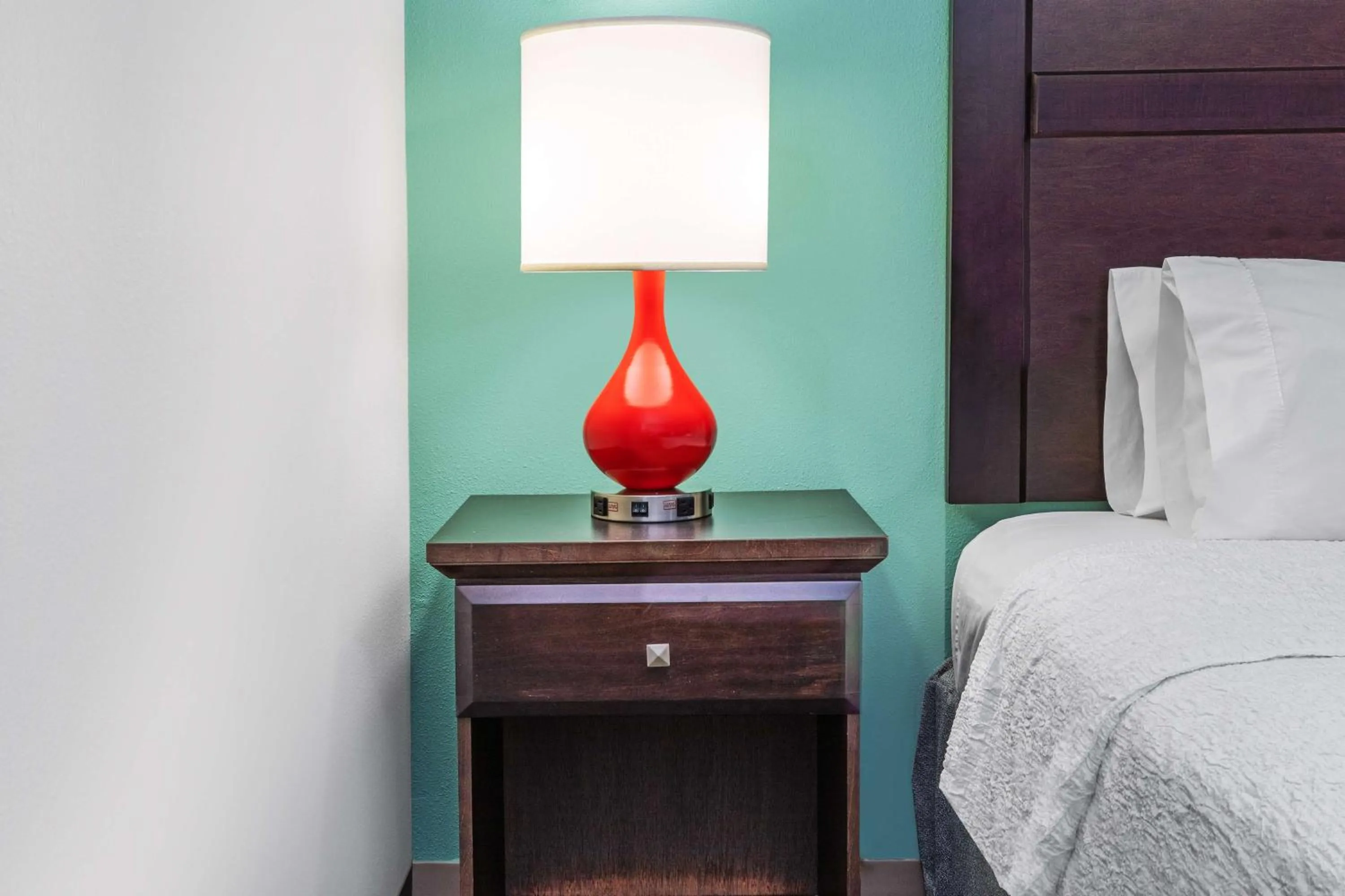 Bed in Hampton Inn Miami, Oklahoma