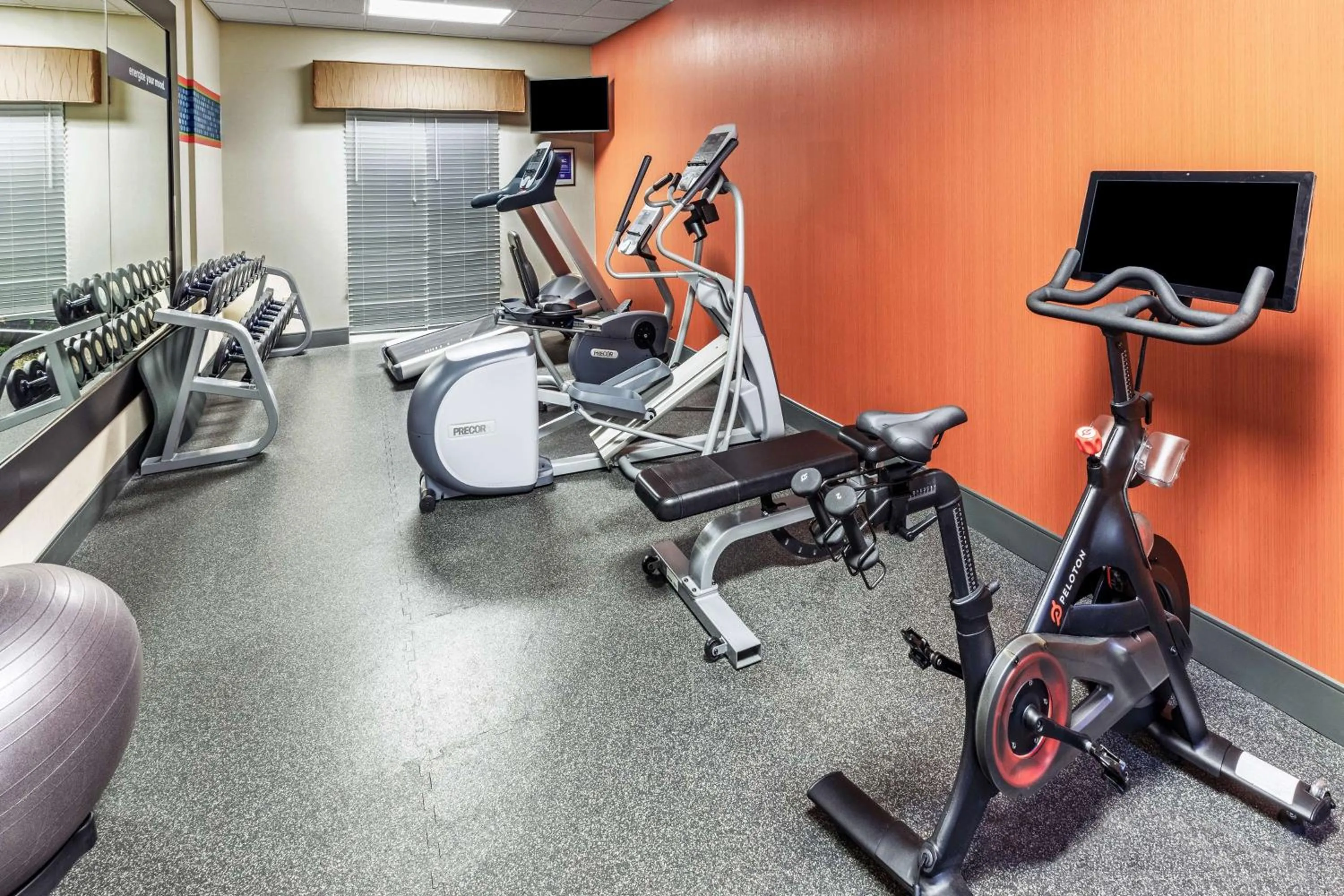 Fitness centre/facilities in Hampton Inn Miami, Oklahoma