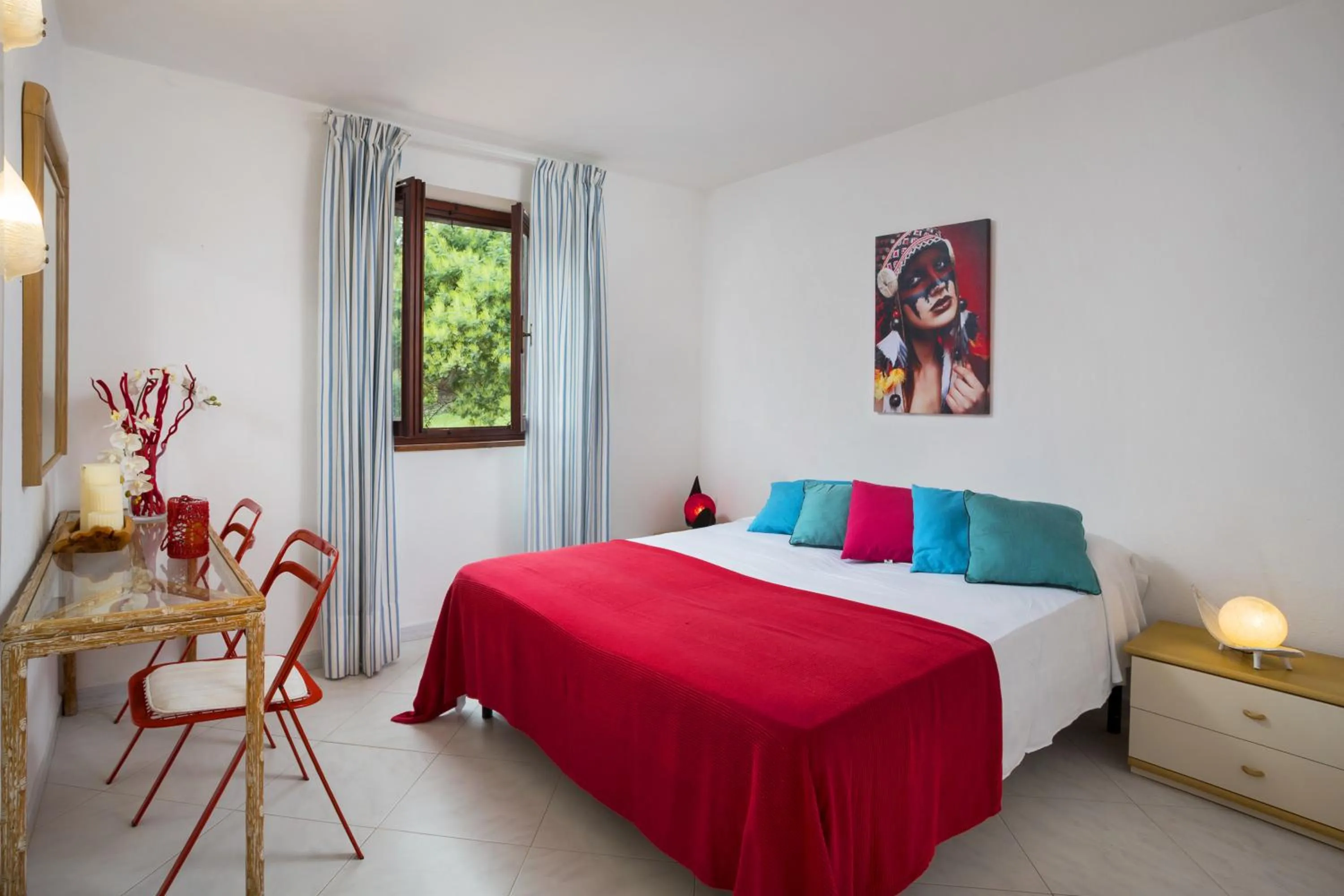 Bed in Residence Bougainvillae