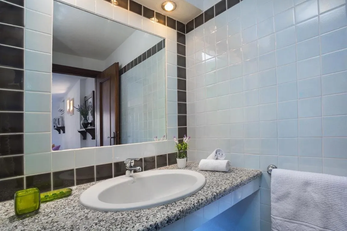 Bathroom in Residence Bougainvillae