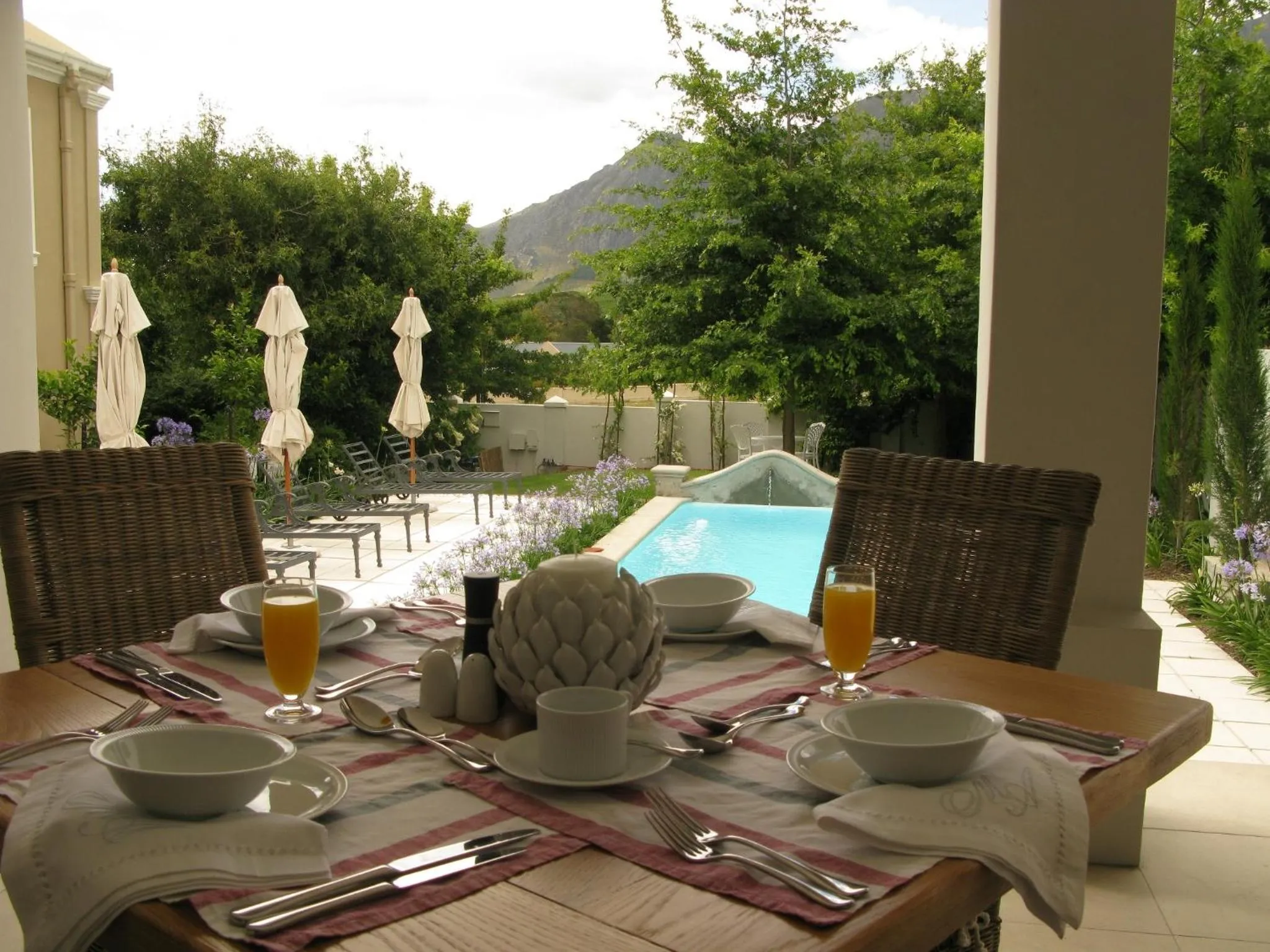 Restaurant/places to eat in Maison d'Ail Guest House