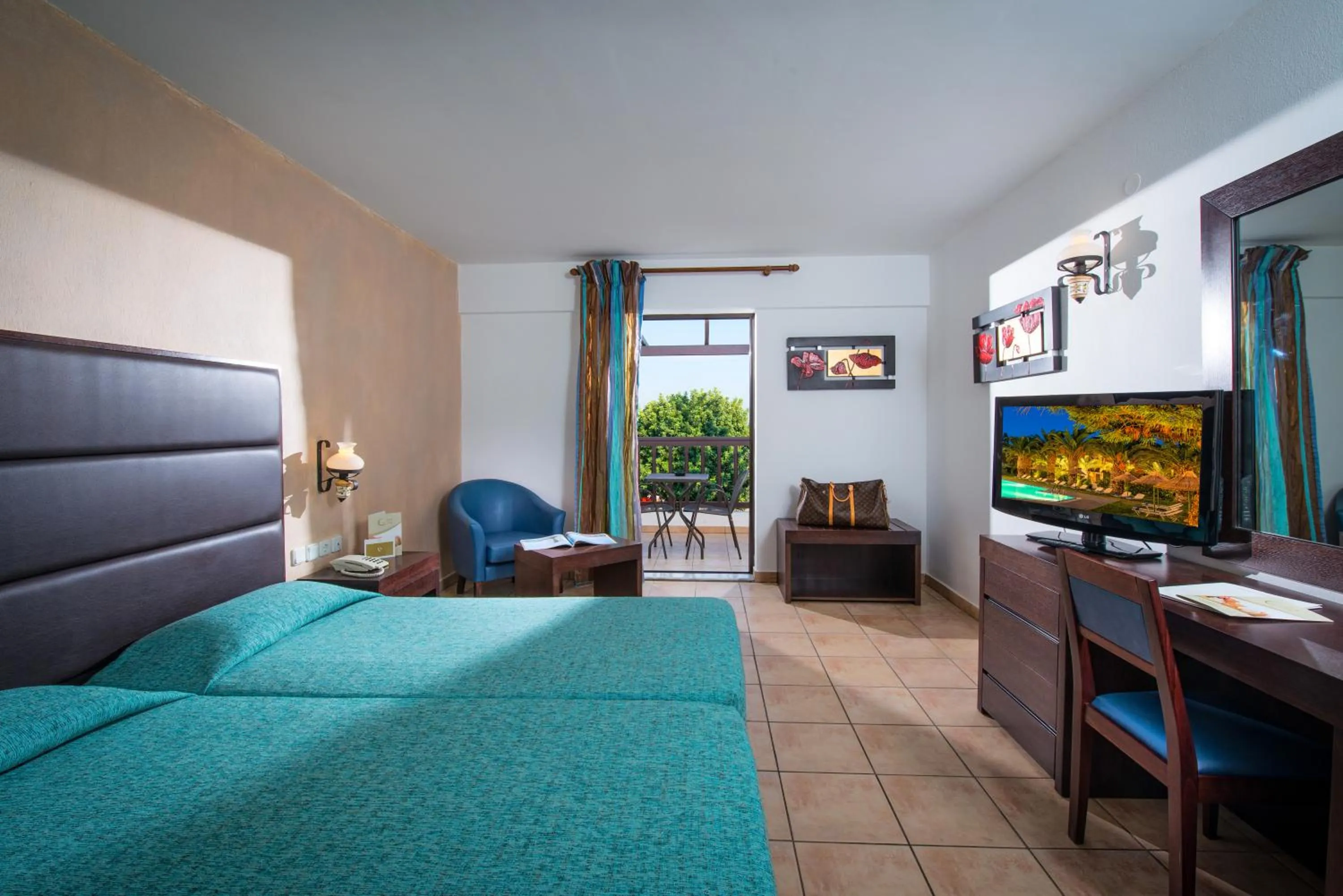 Bed in Hersonissos Maris