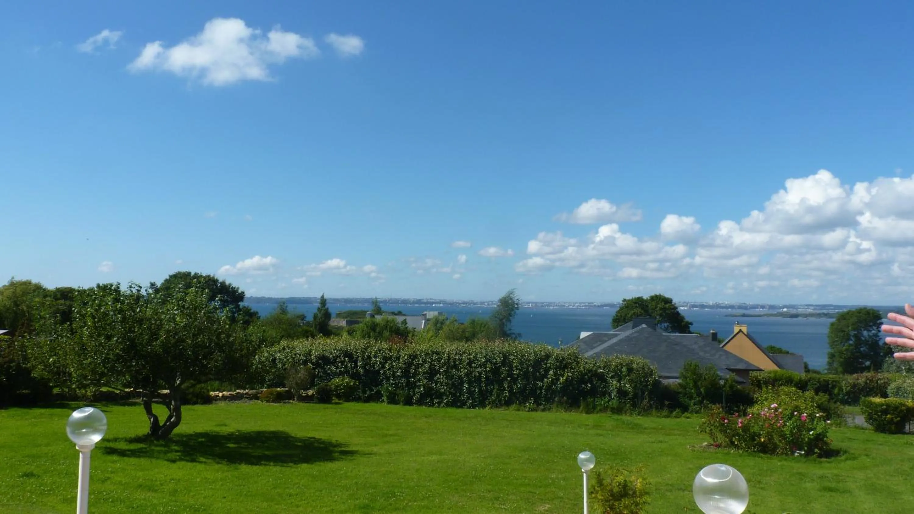 Garden view in Gite des confitures à Lanvéoc-Crozon