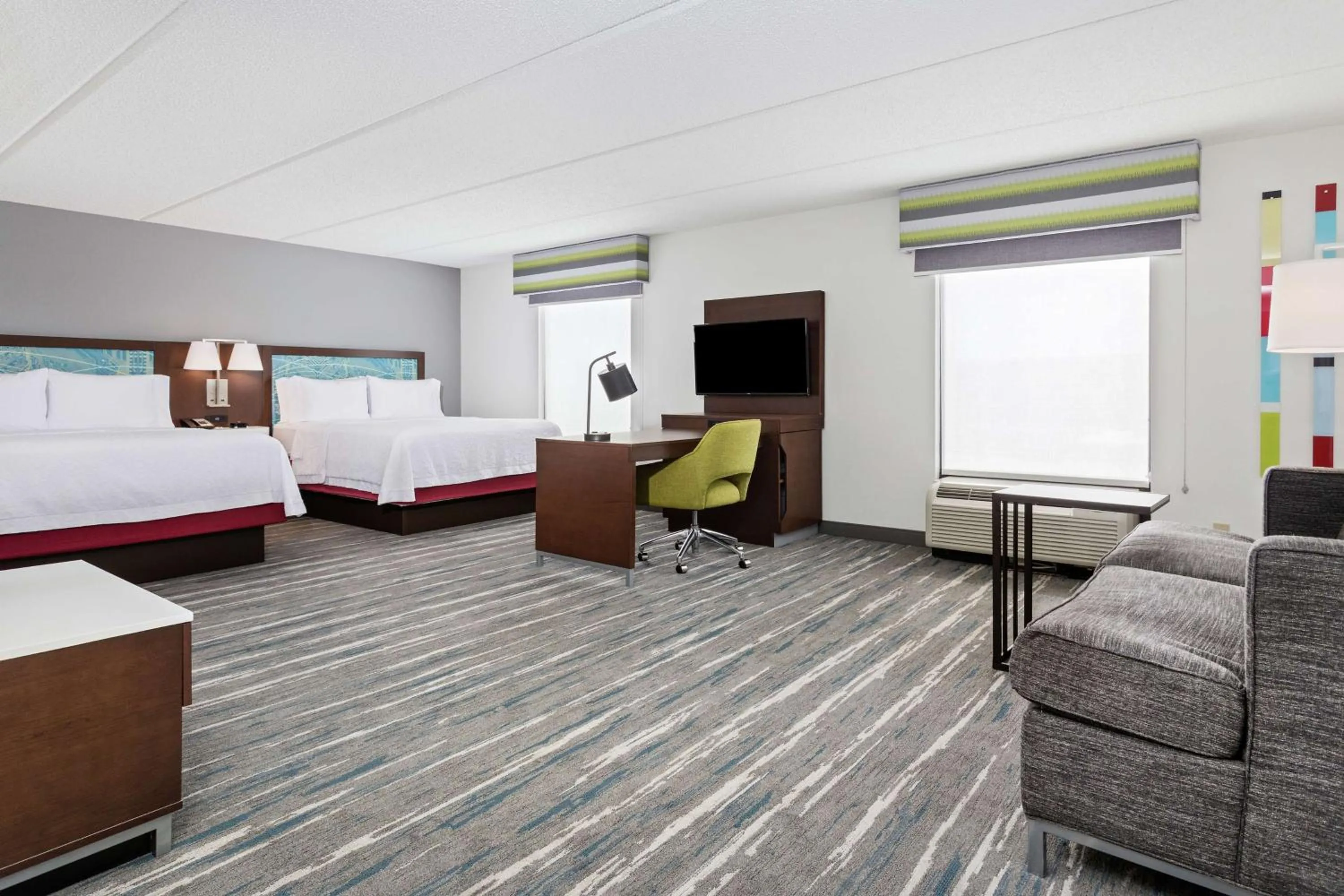 Bedroom, Bed in Hampton Inn & Suites Orlando International Drive North