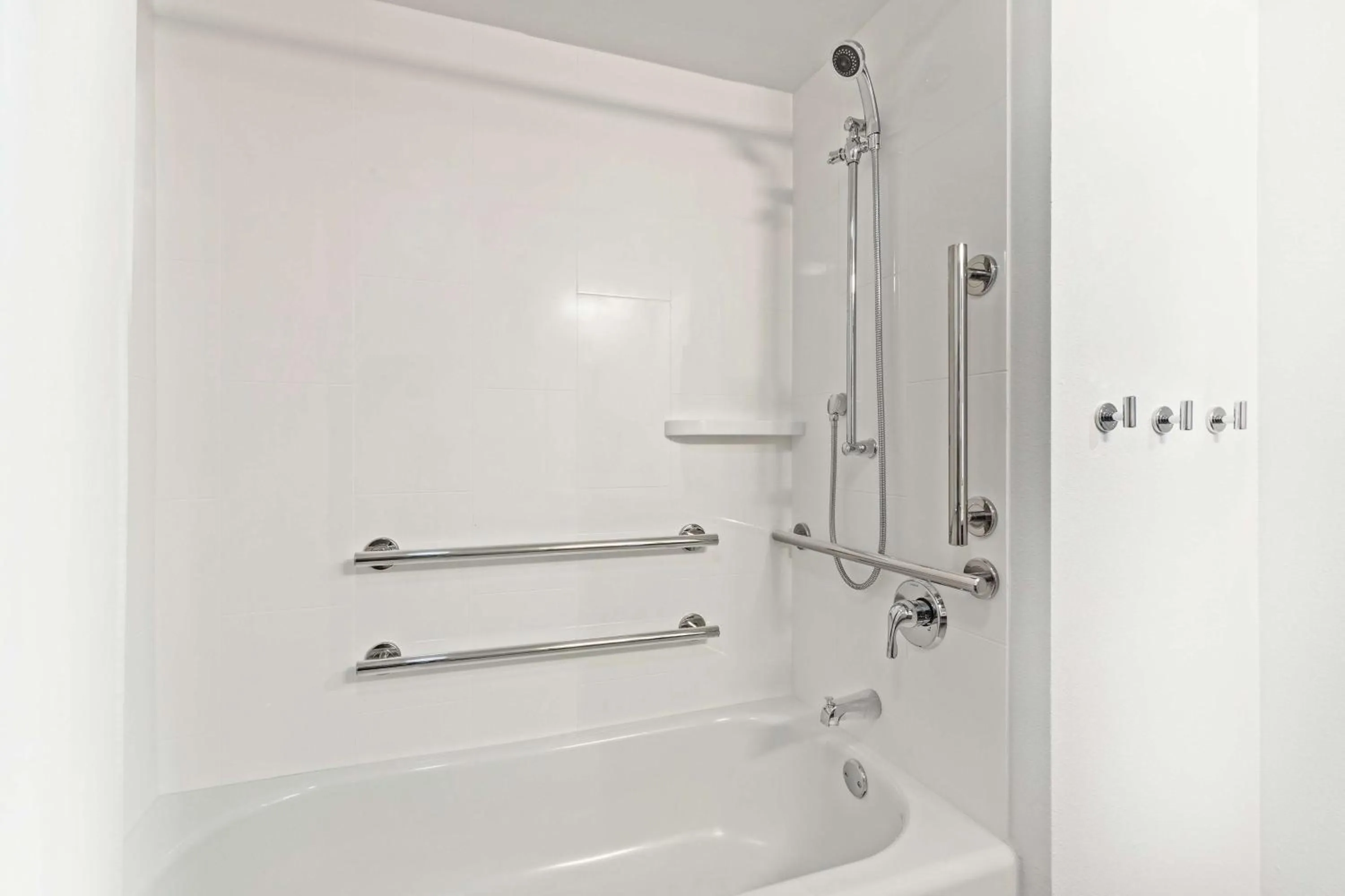 Bathroom in Hampton Inn & Suites Orlando International Drive North