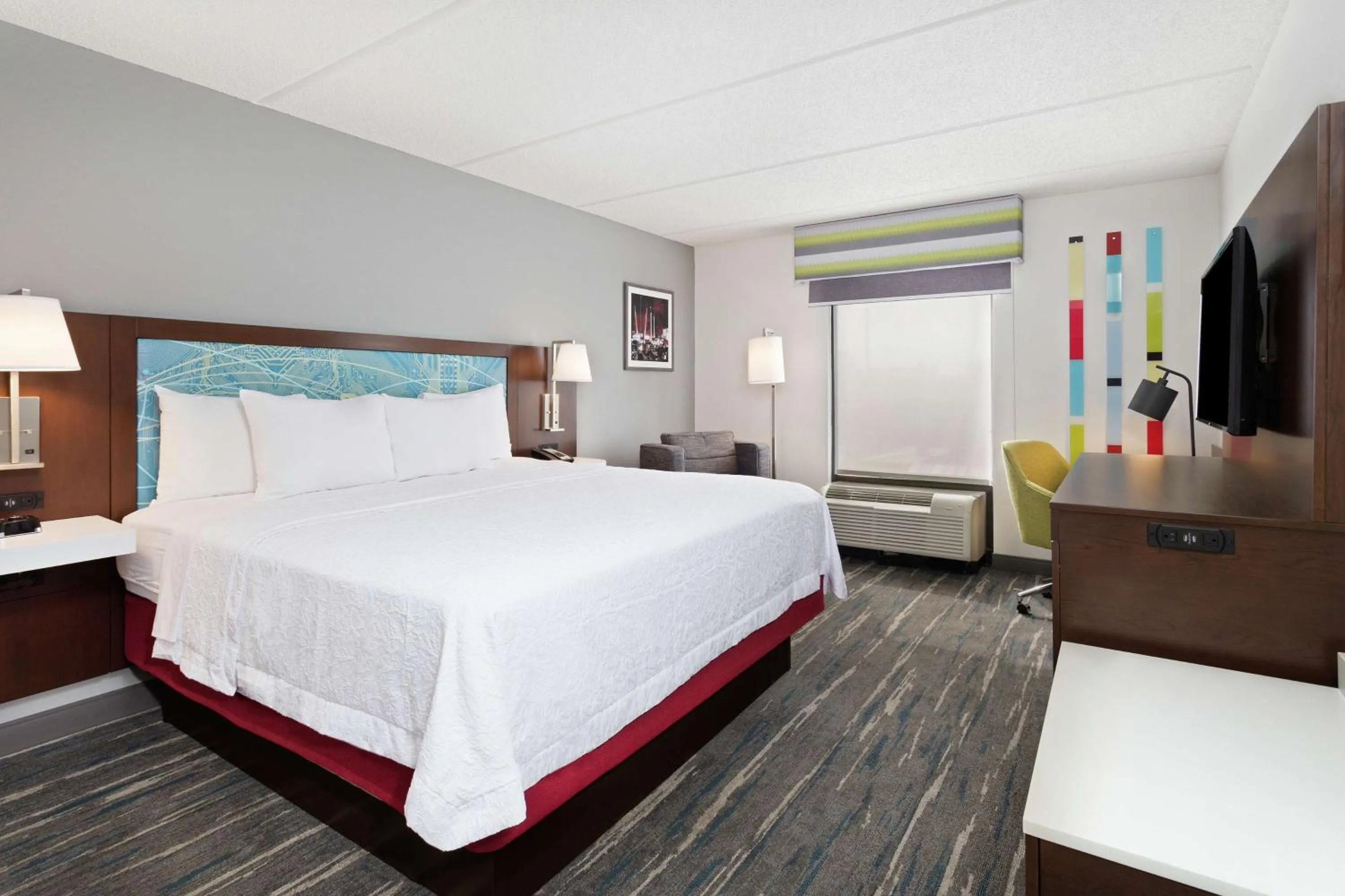 Bedroom, Bed in Hampton Inn & Suites Orlando International Drive North