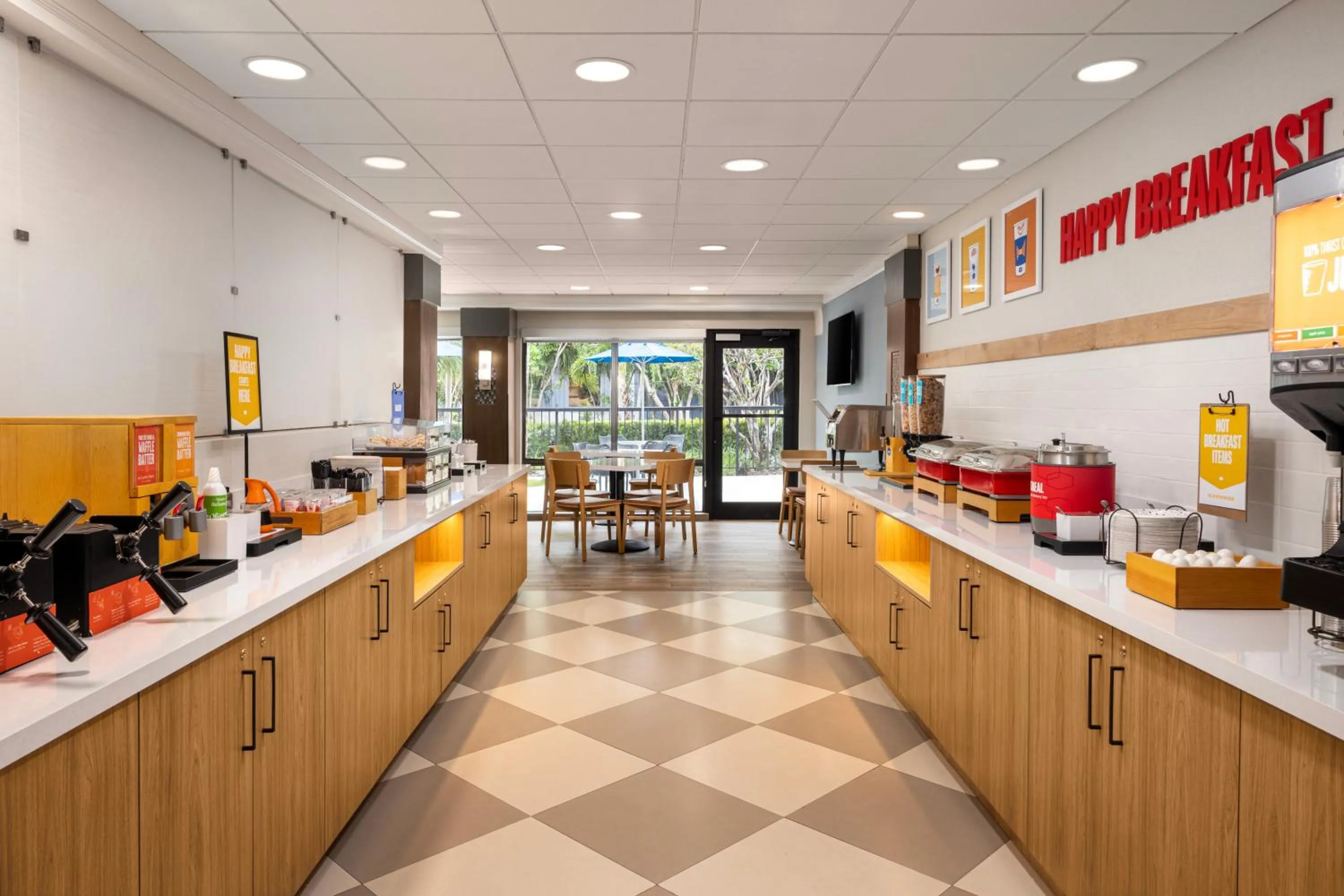 Buffet breakfast in Hampton Inn Miami-Airport West