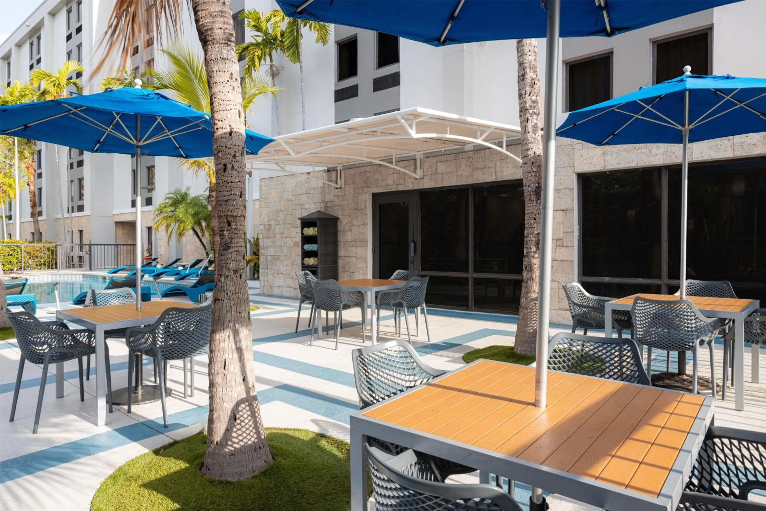 Patio in Hampton Inn Miami-Airport West